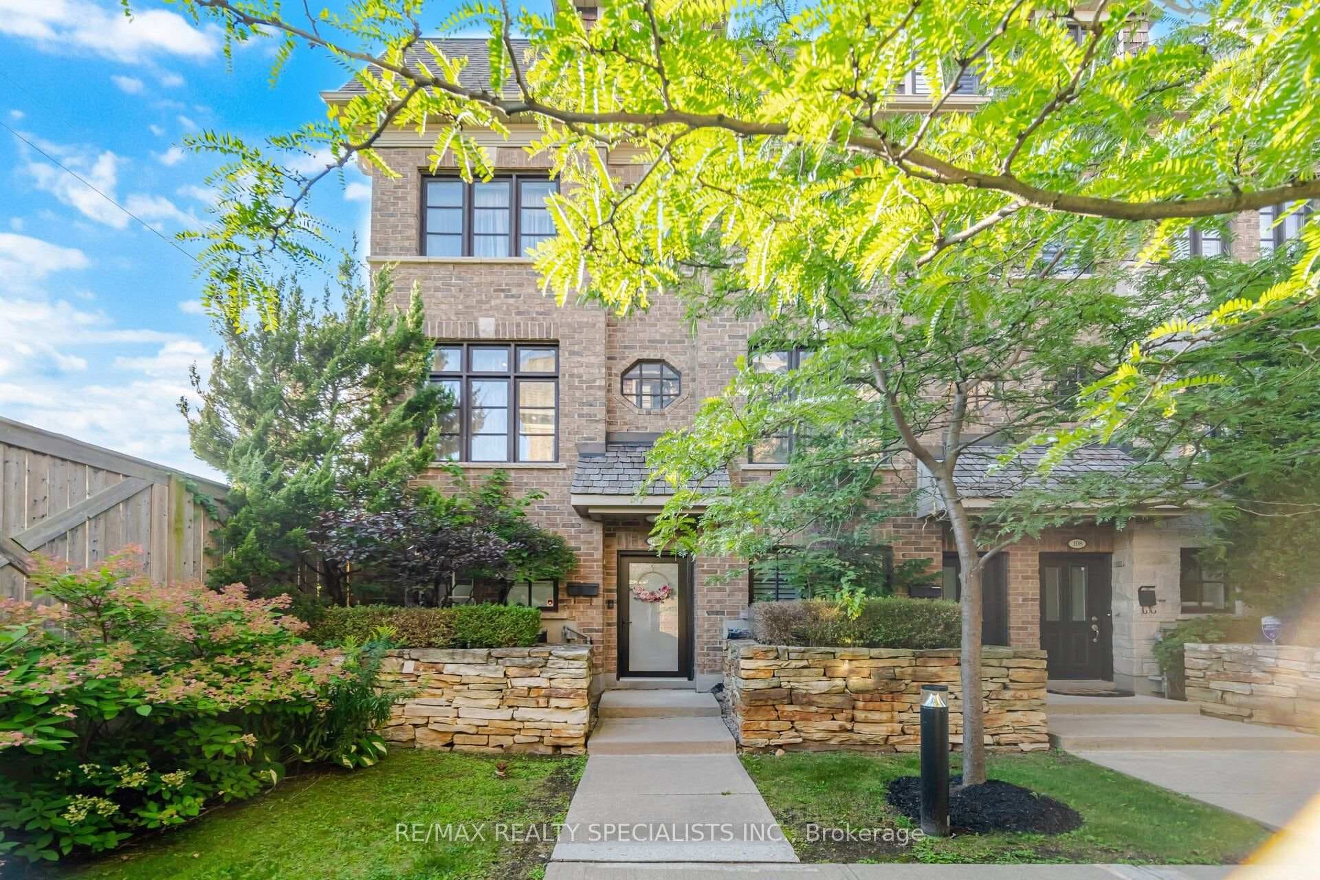 1812 Burnhamthorpe Road Unit 112
