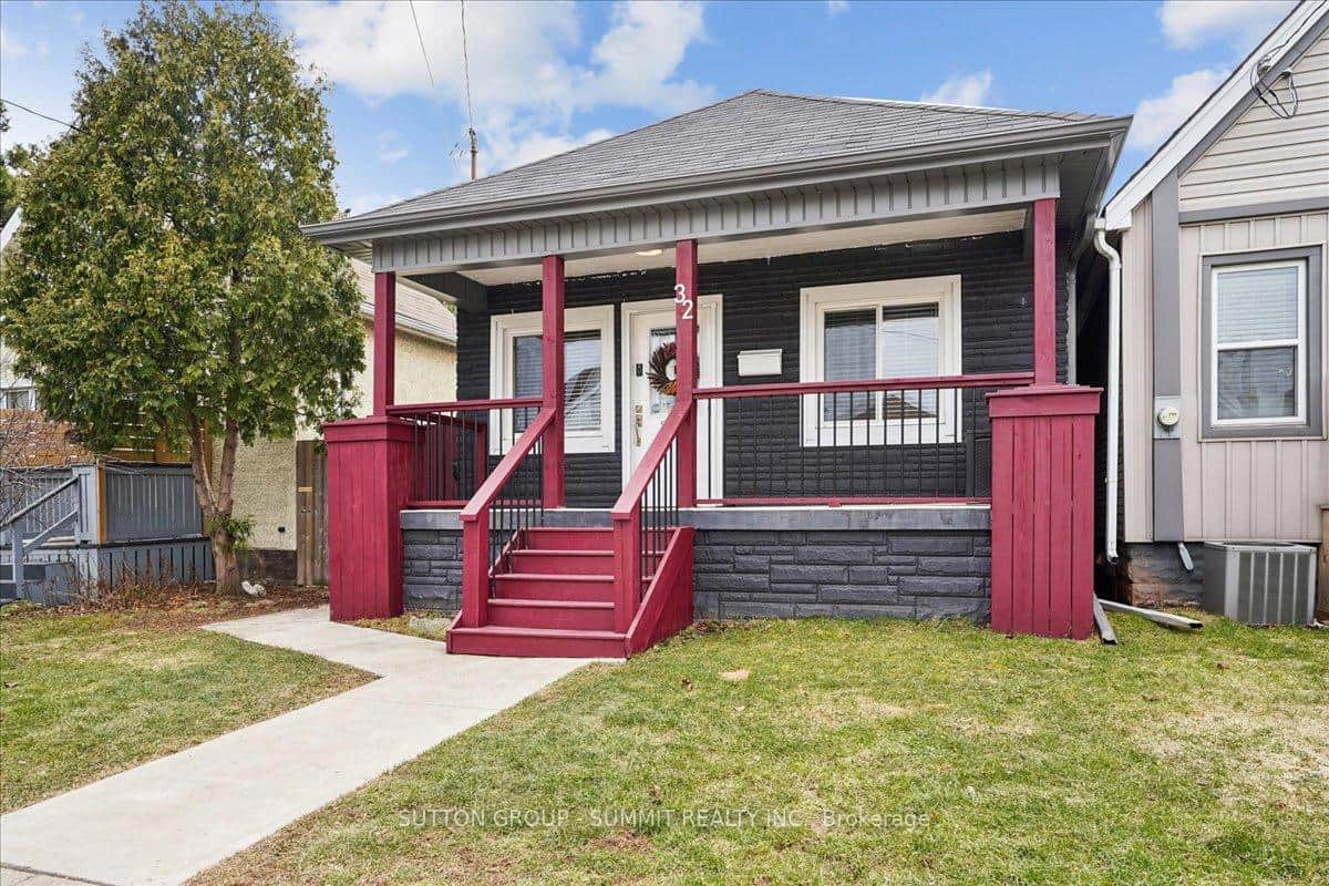 32 Allan Avenue