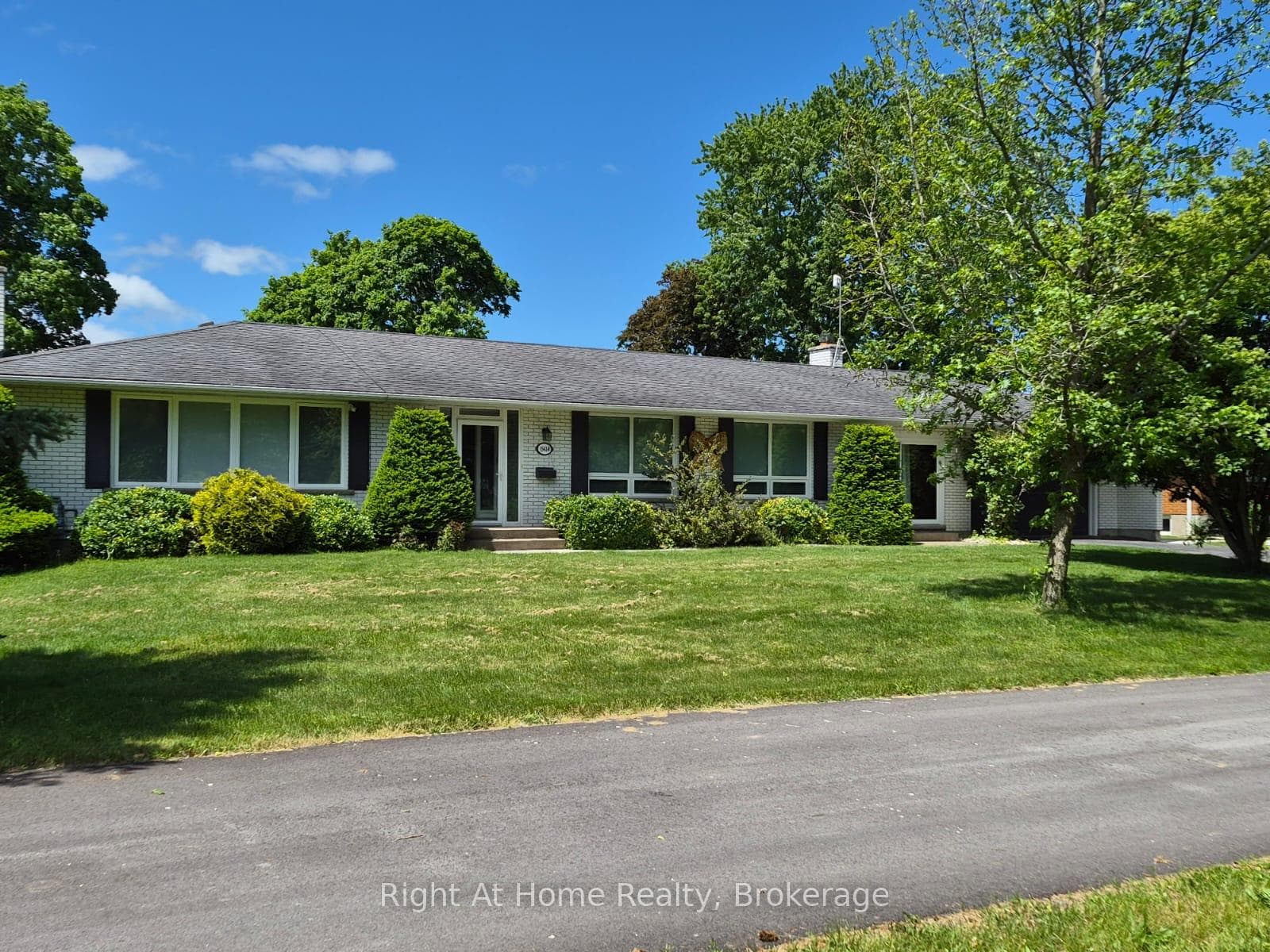 15414 Niagara Parkway