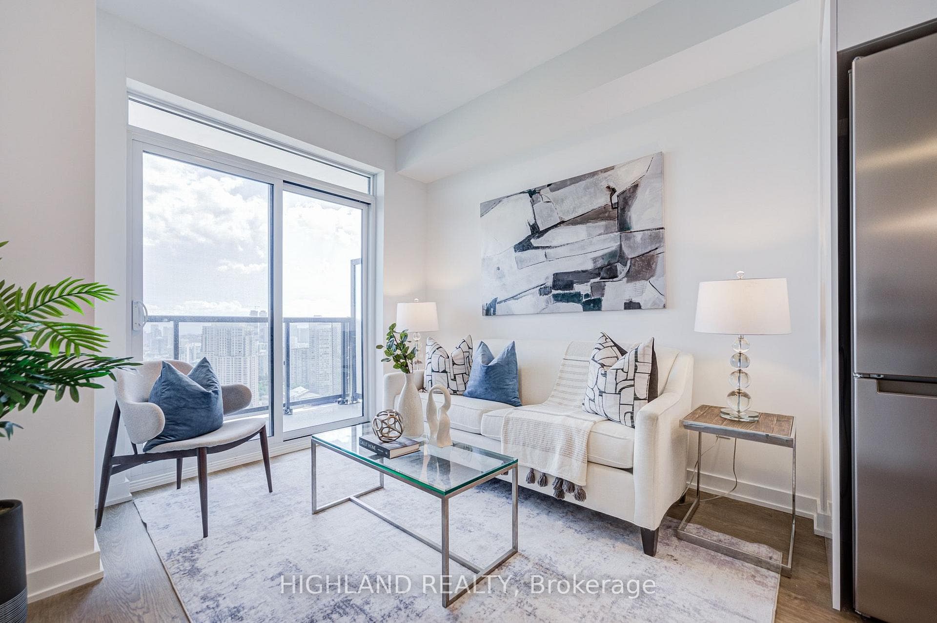5081 Hurontario Street Unit 3103