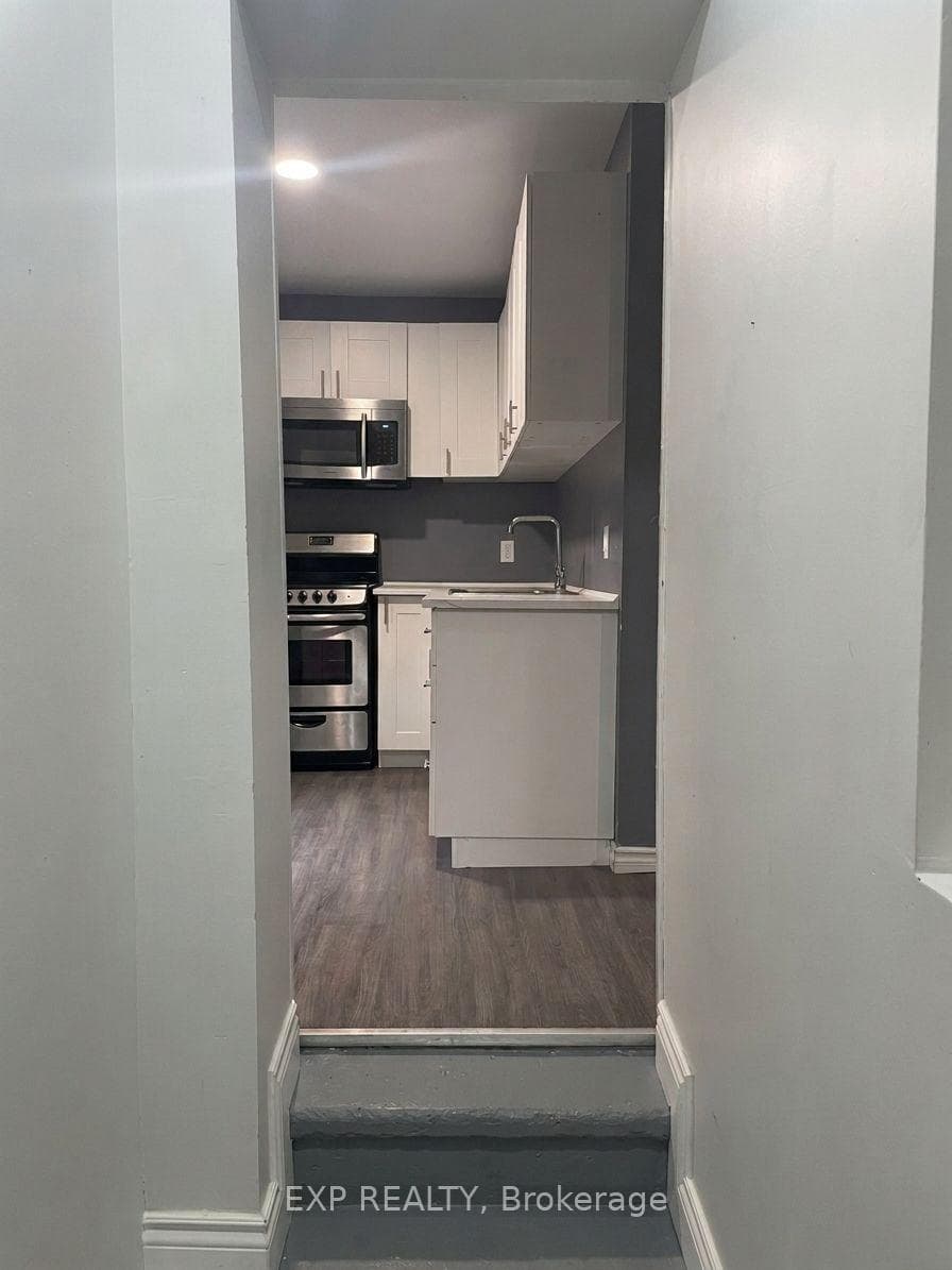 70 Victoria Avenue Unit #9