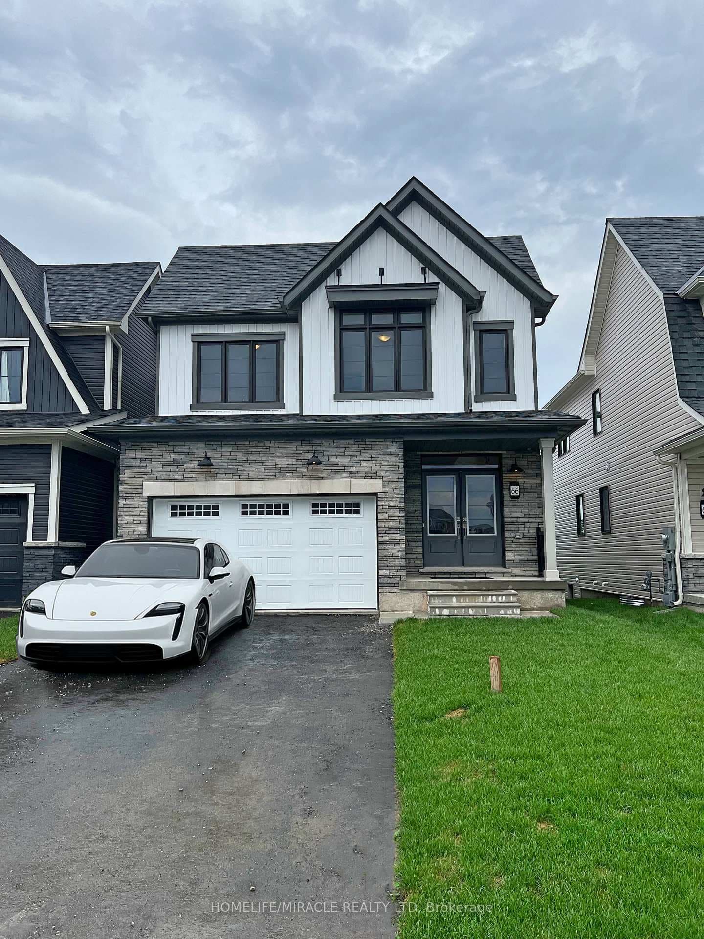 66 Aviron Crescent