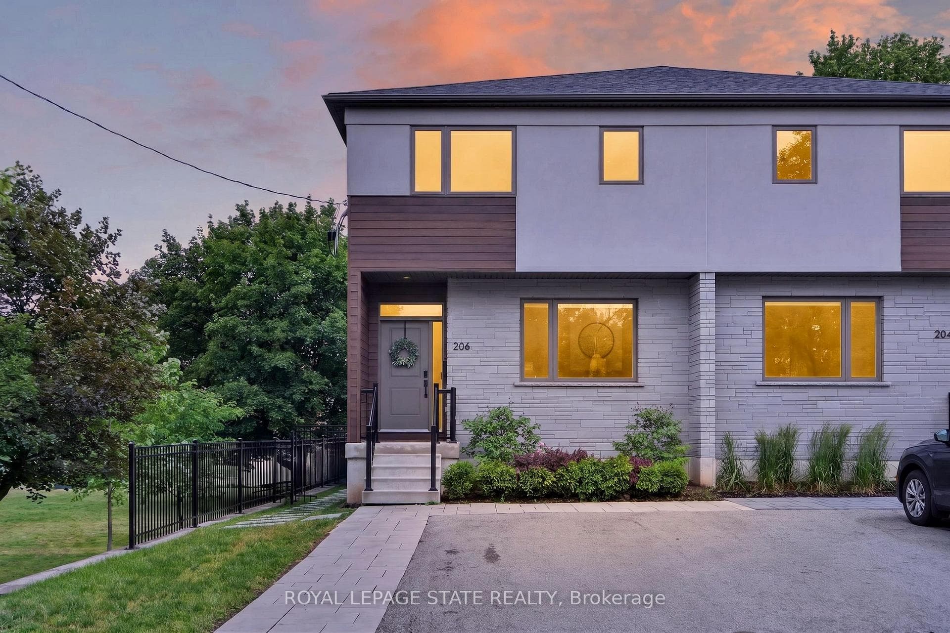 206 Canada Street