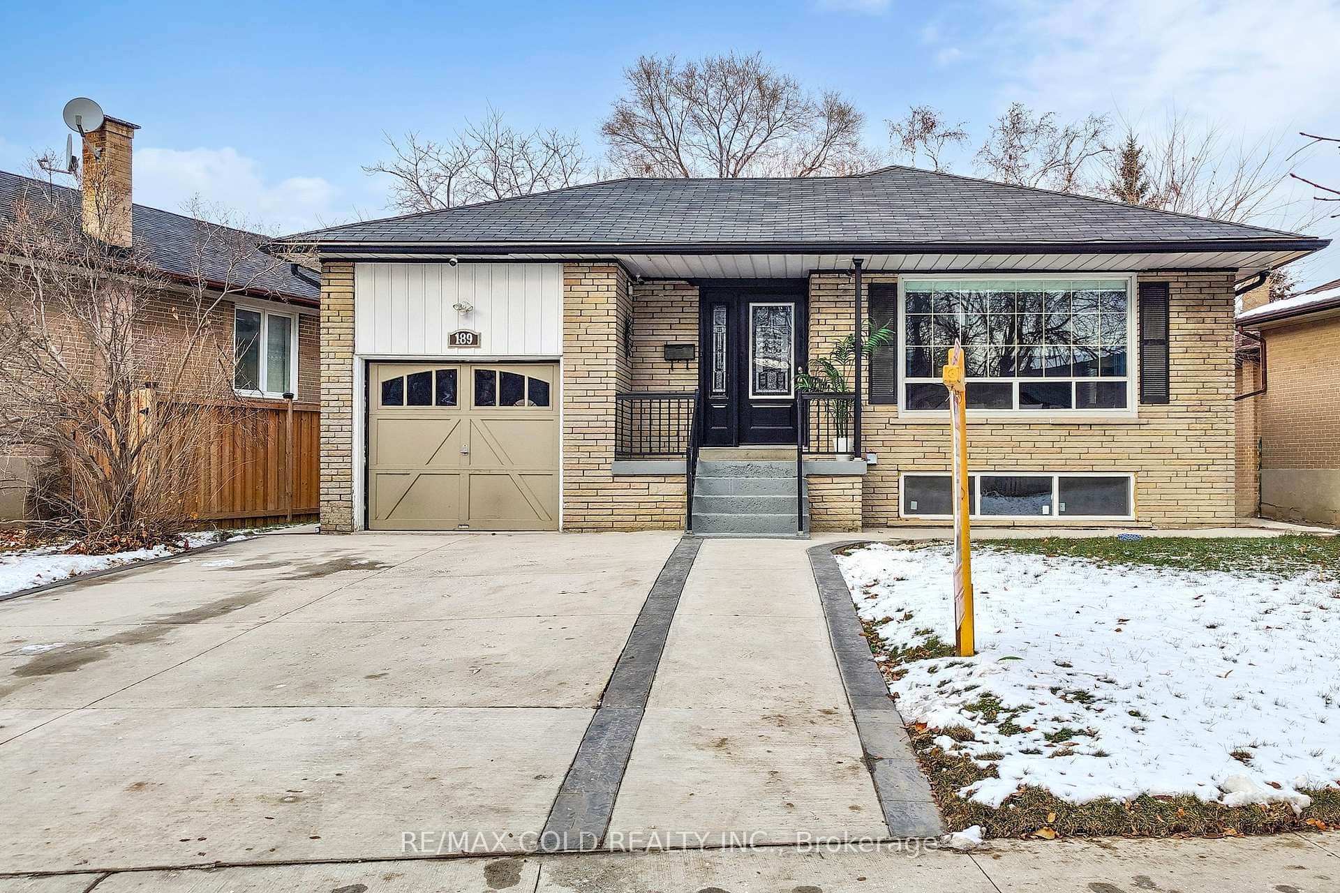 189 Kingsview Boulevard