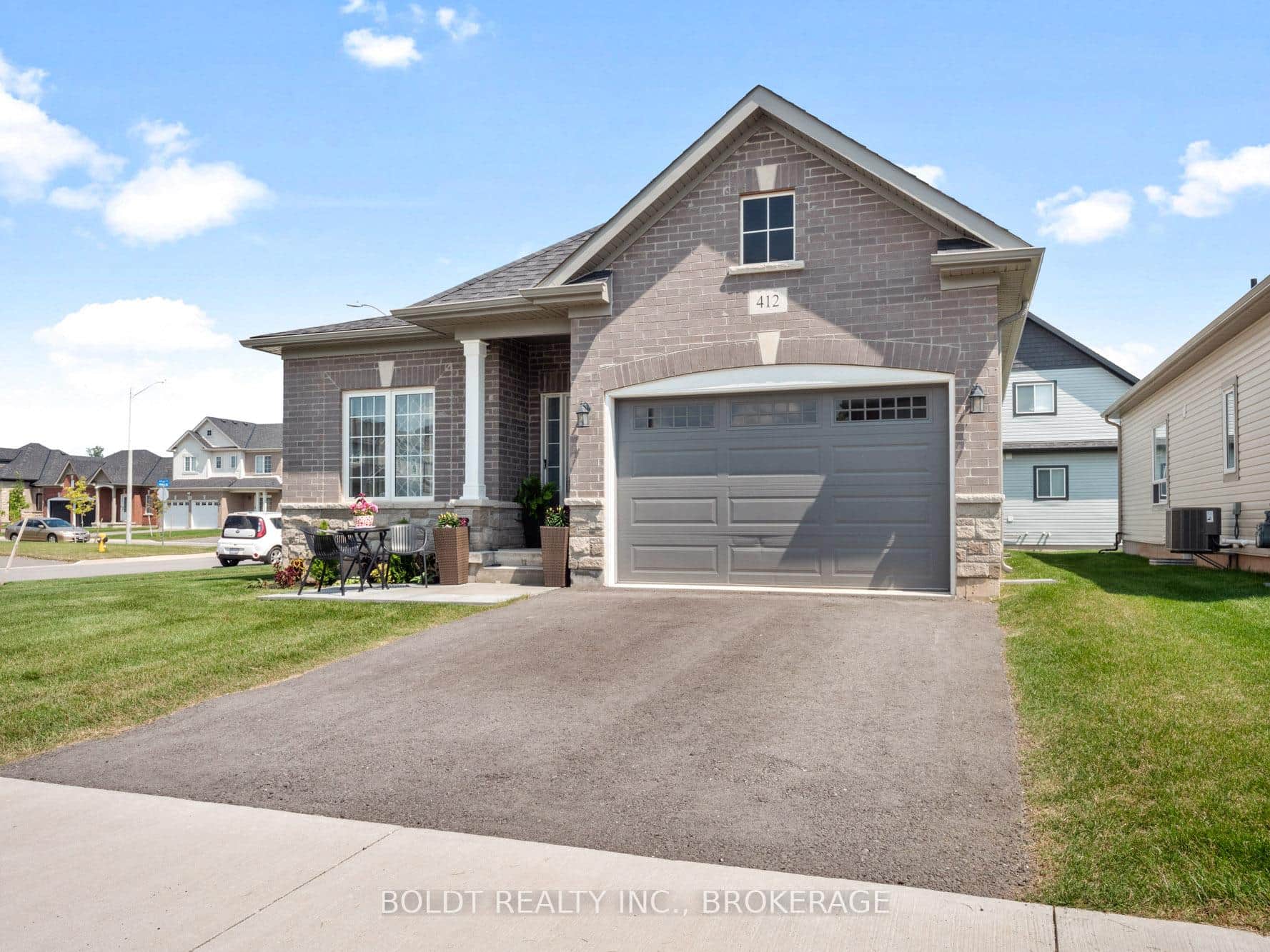 412 Hummel Crescent
