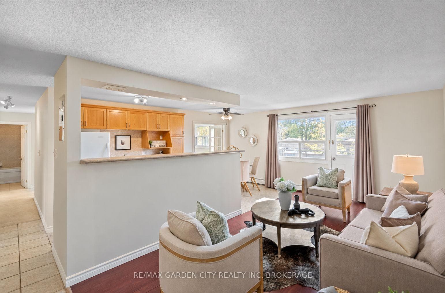 264 Oakdale Avenue Unit 211