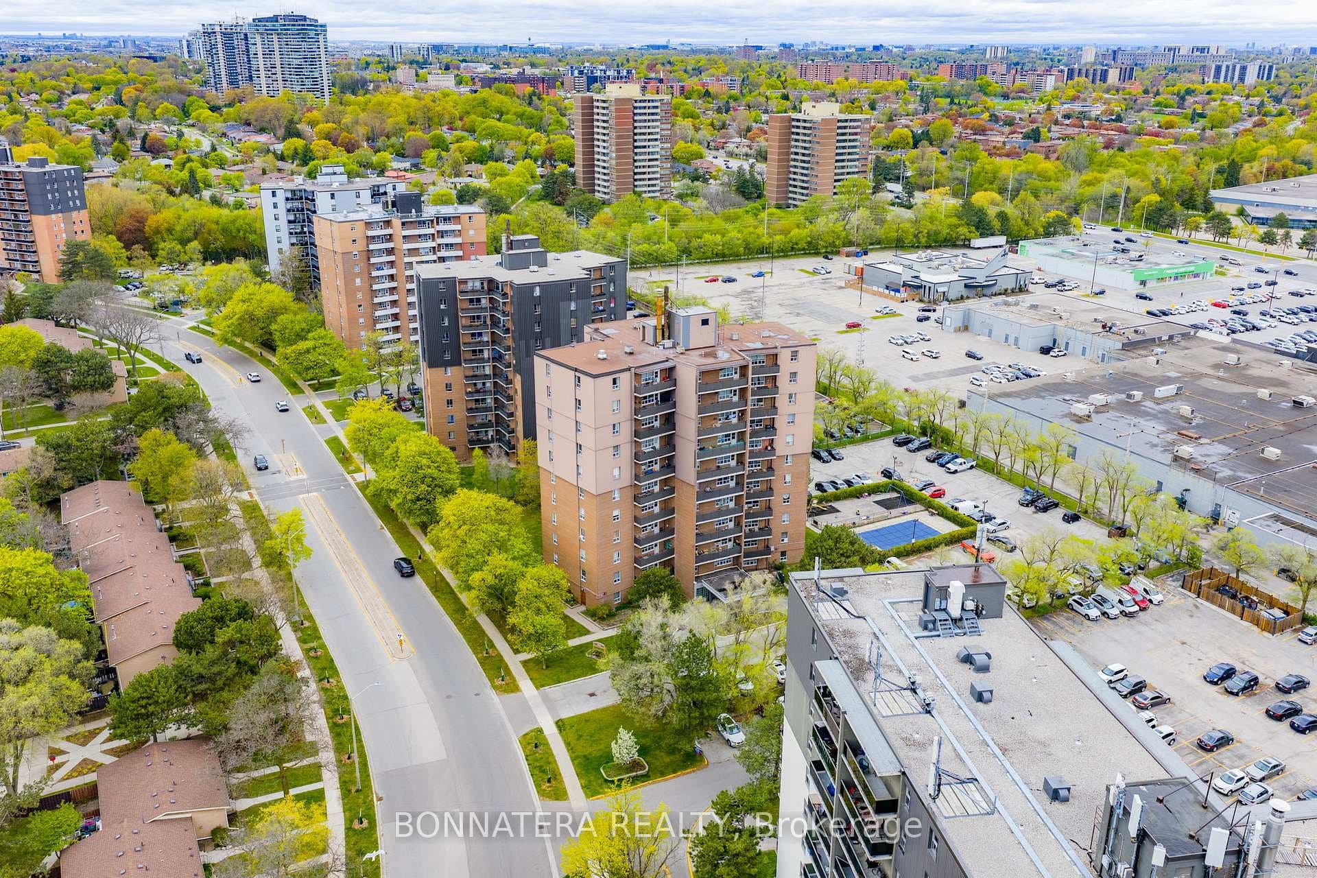 3065 Queen Frederica Drive Unit 905