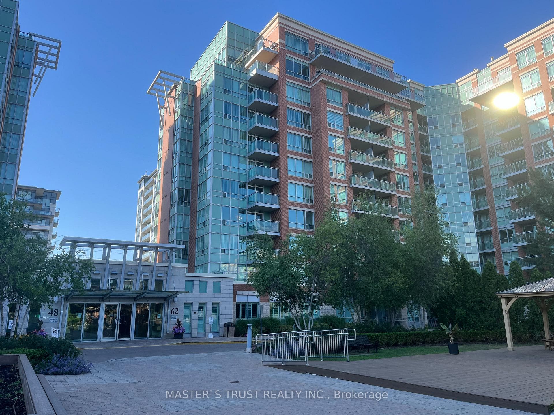 62 Suncrest Boulevard Unit 522