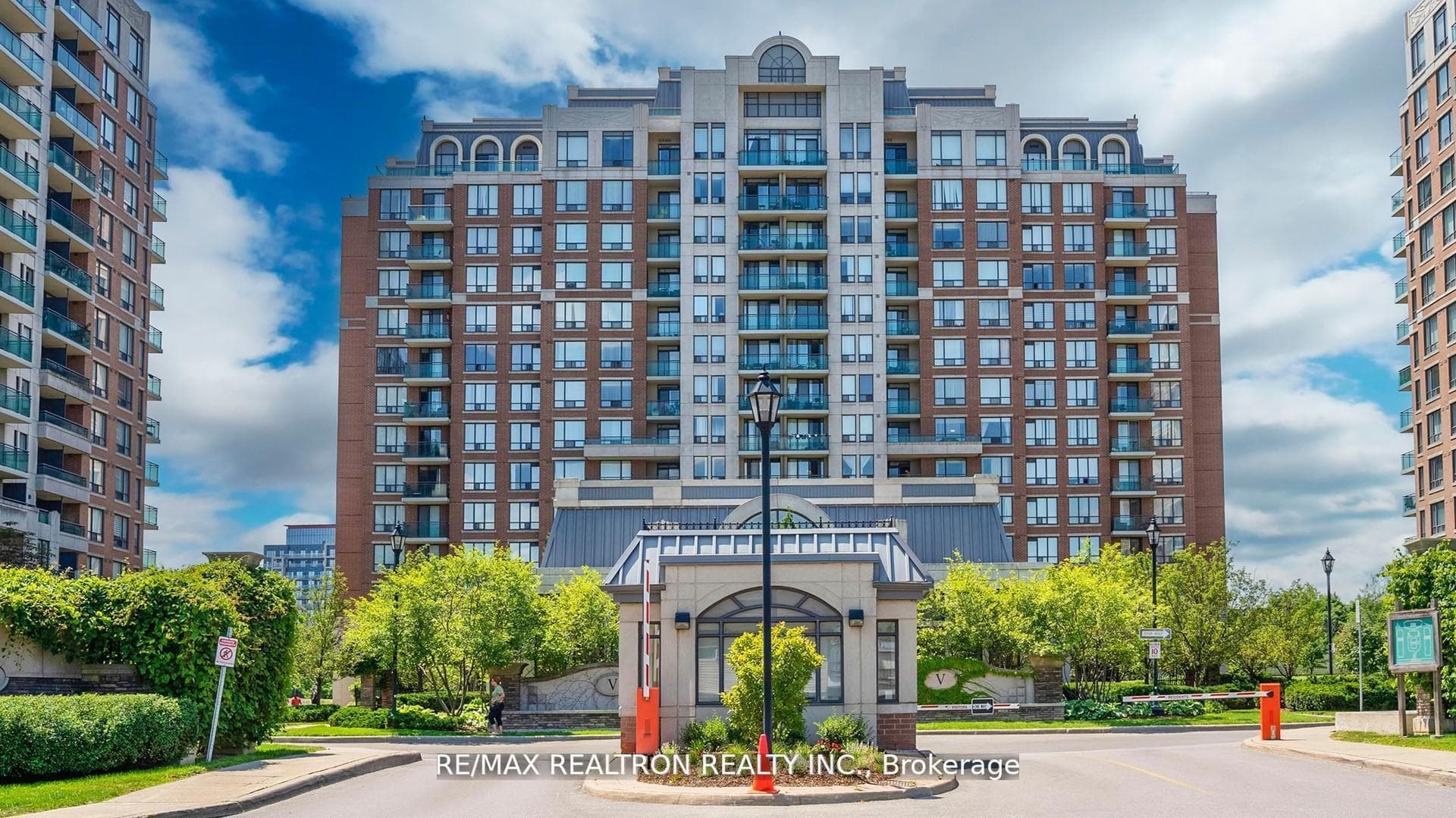 330 Red Maple Road Unit 103