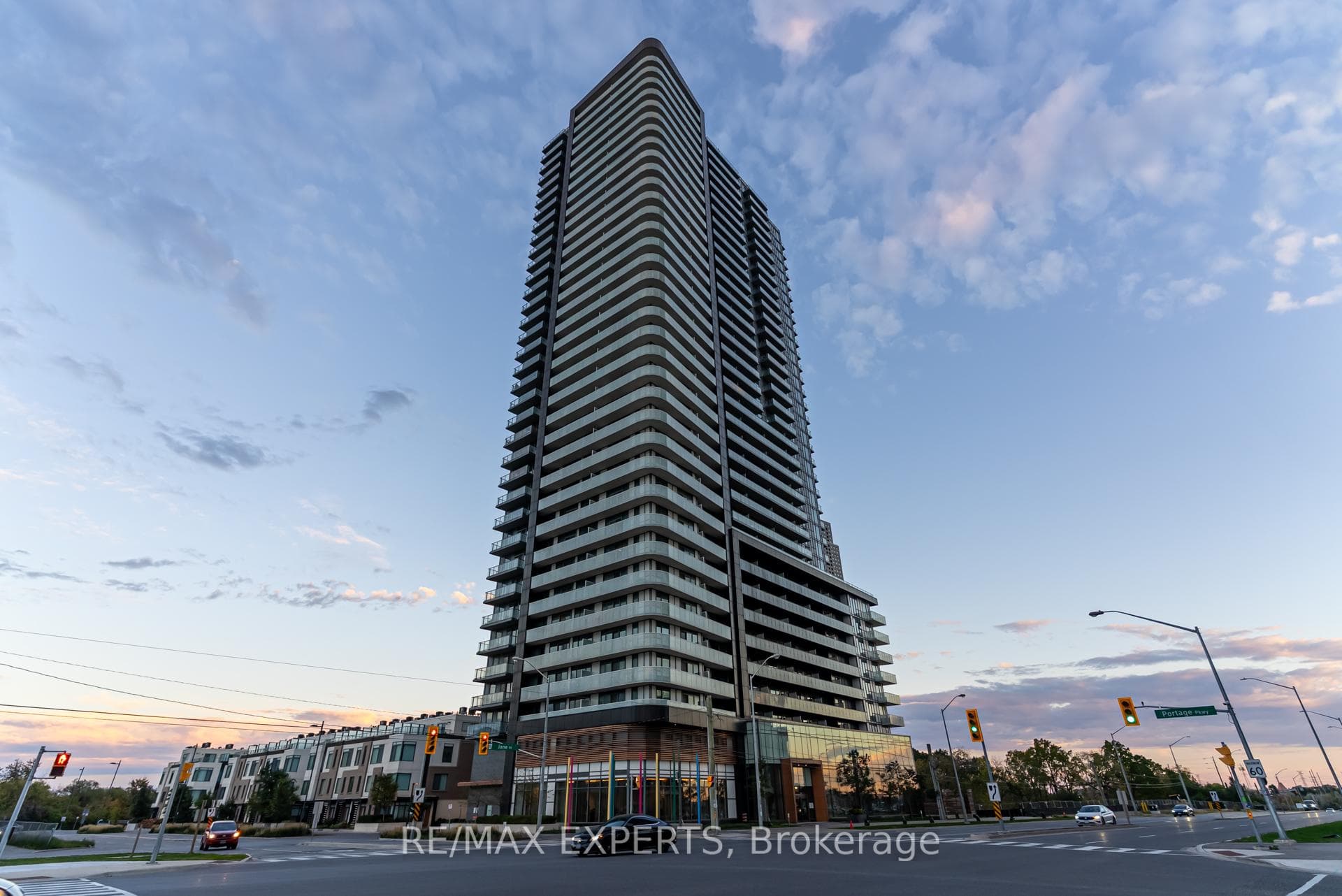 7895 Jane Street Unit 2106