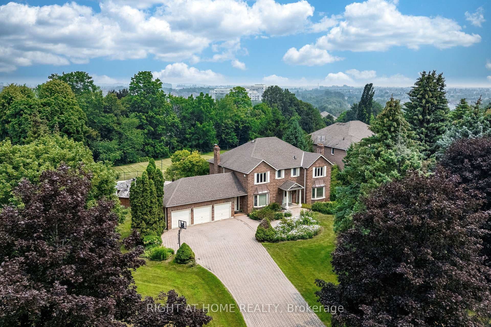 9 Glenridge Drive