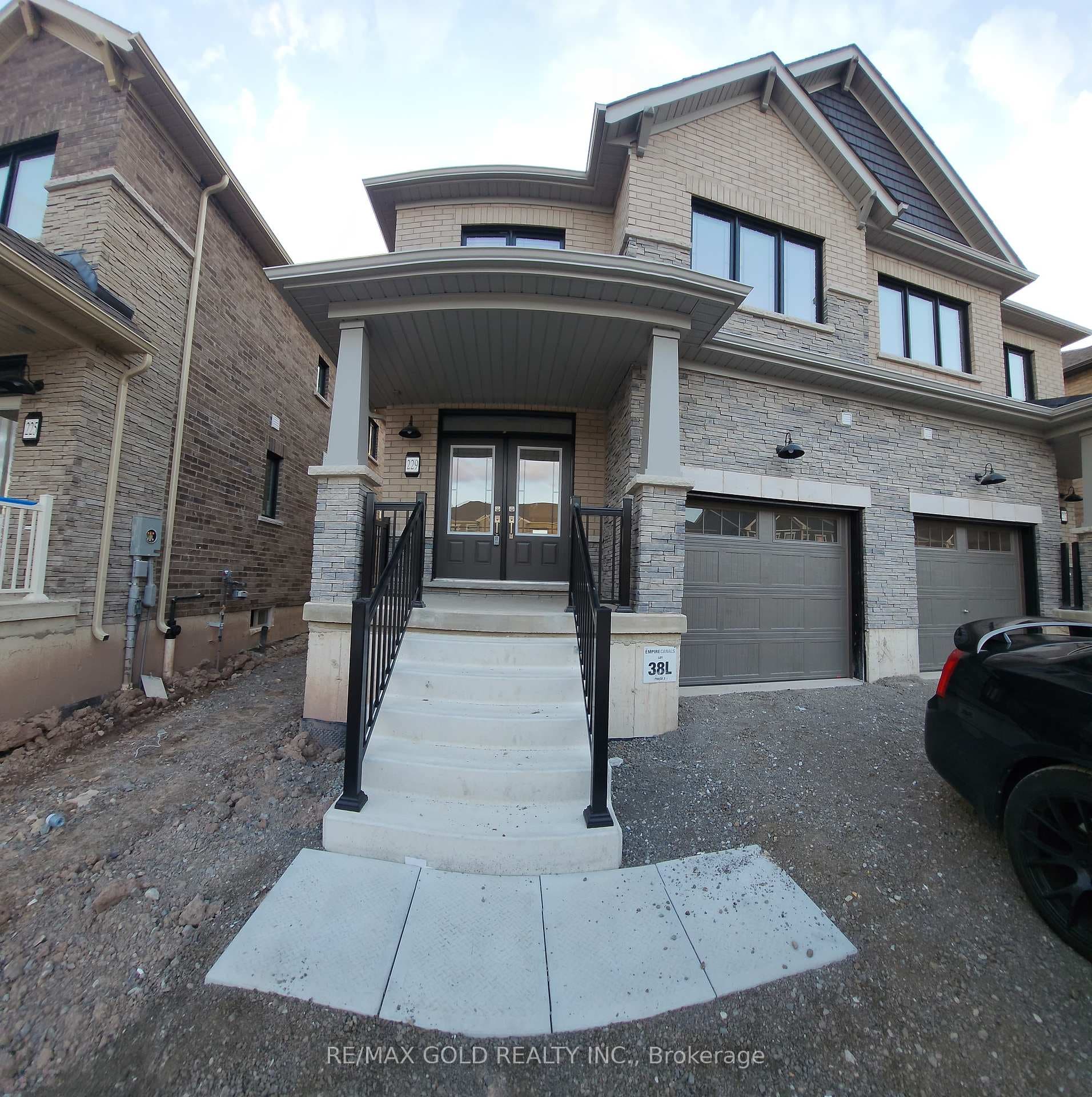 229 Port Crescent
