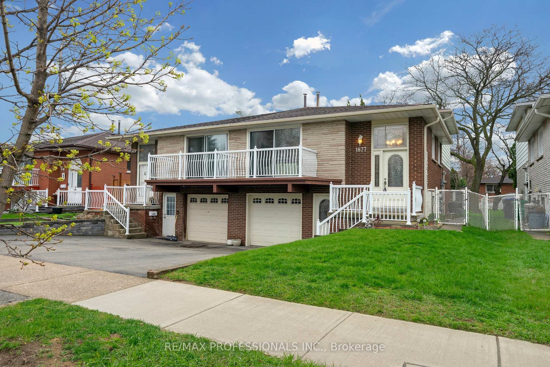 1877 Silverberry Crescent