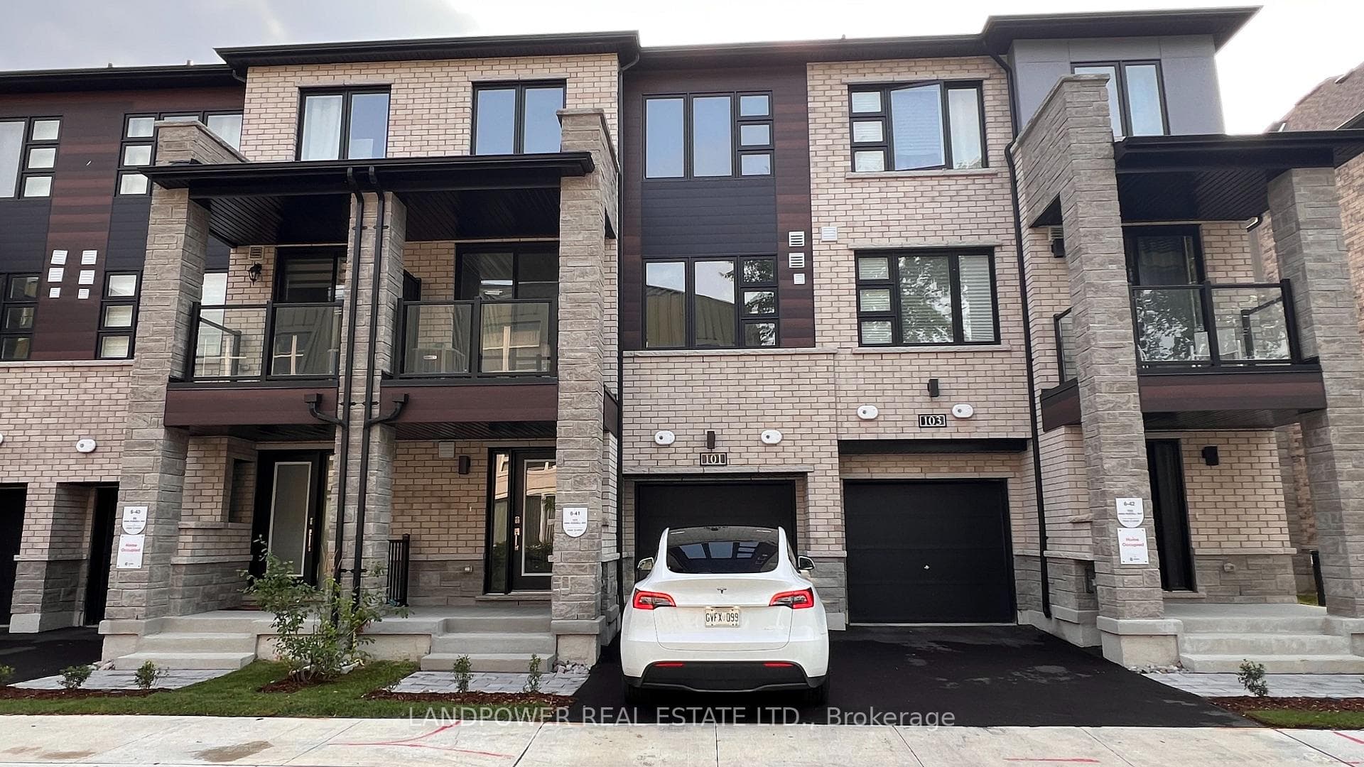 101 Anna Russell Way