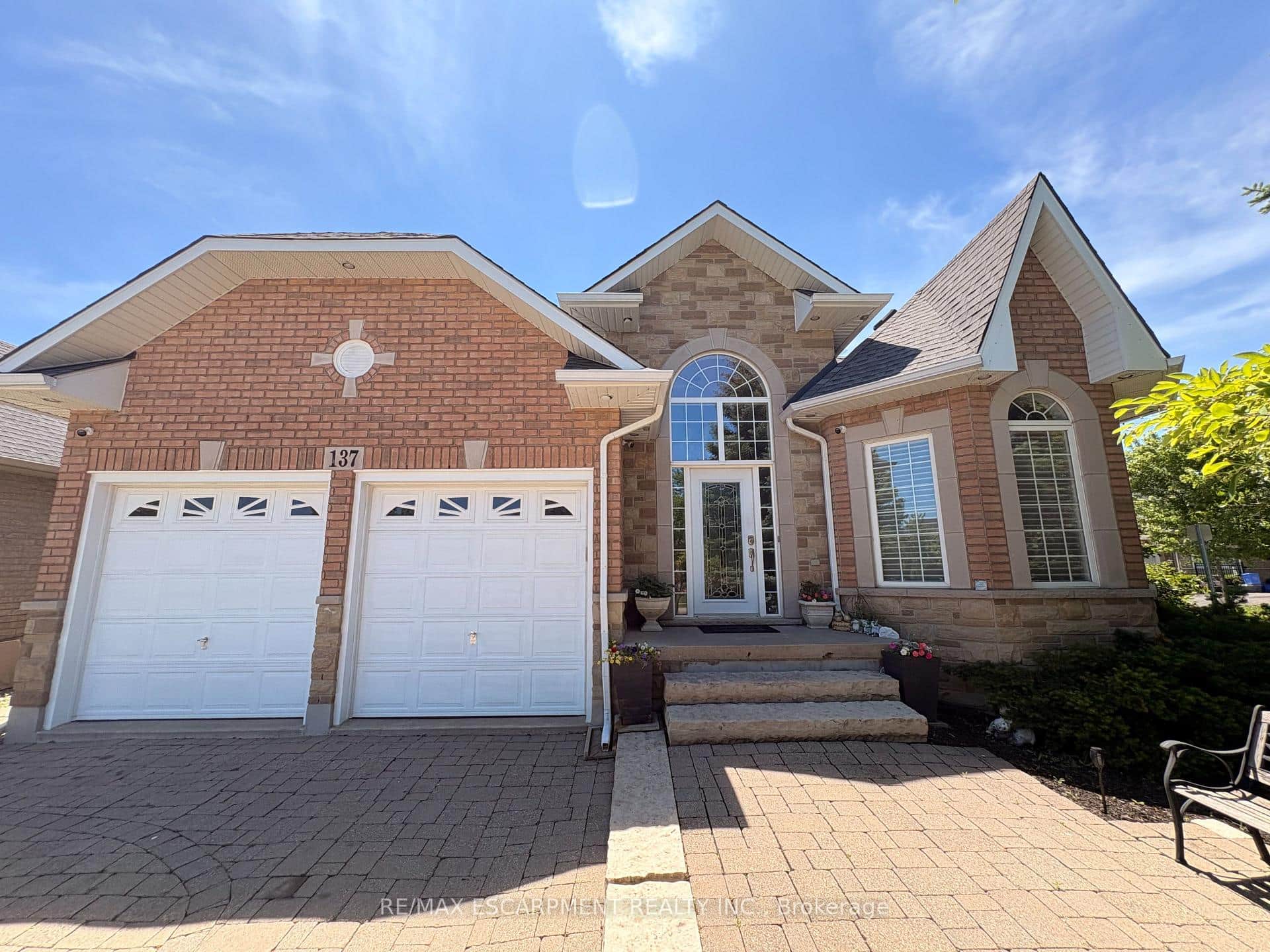 137 PINEHILL Drive