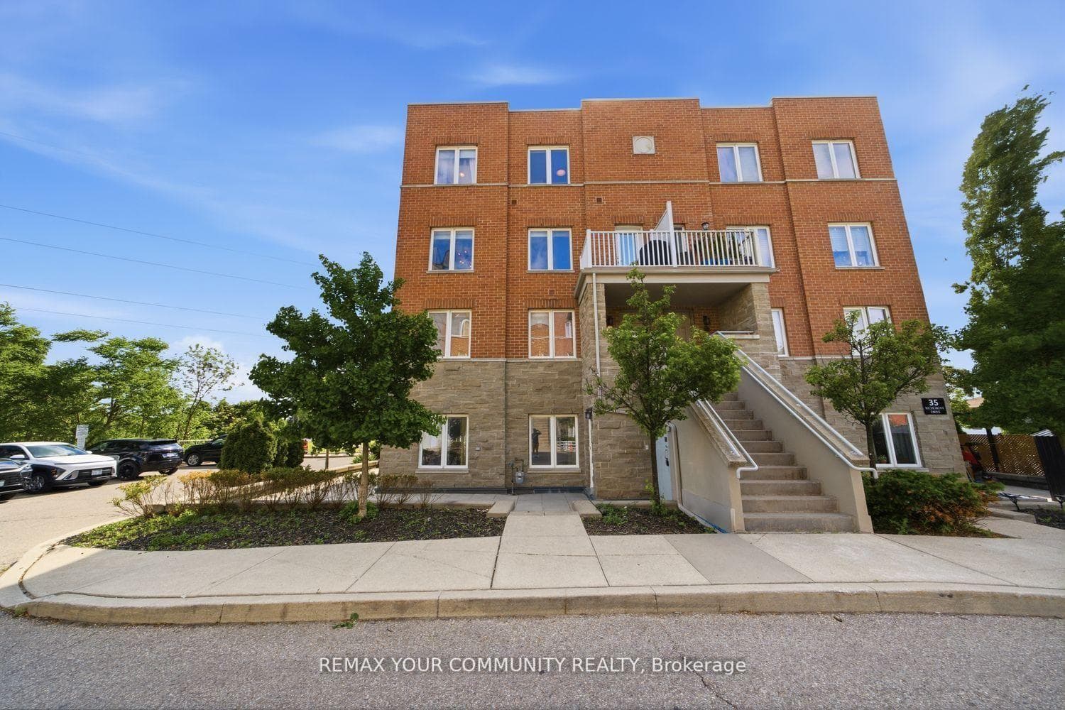 35 Richgrove Drive Unit #204