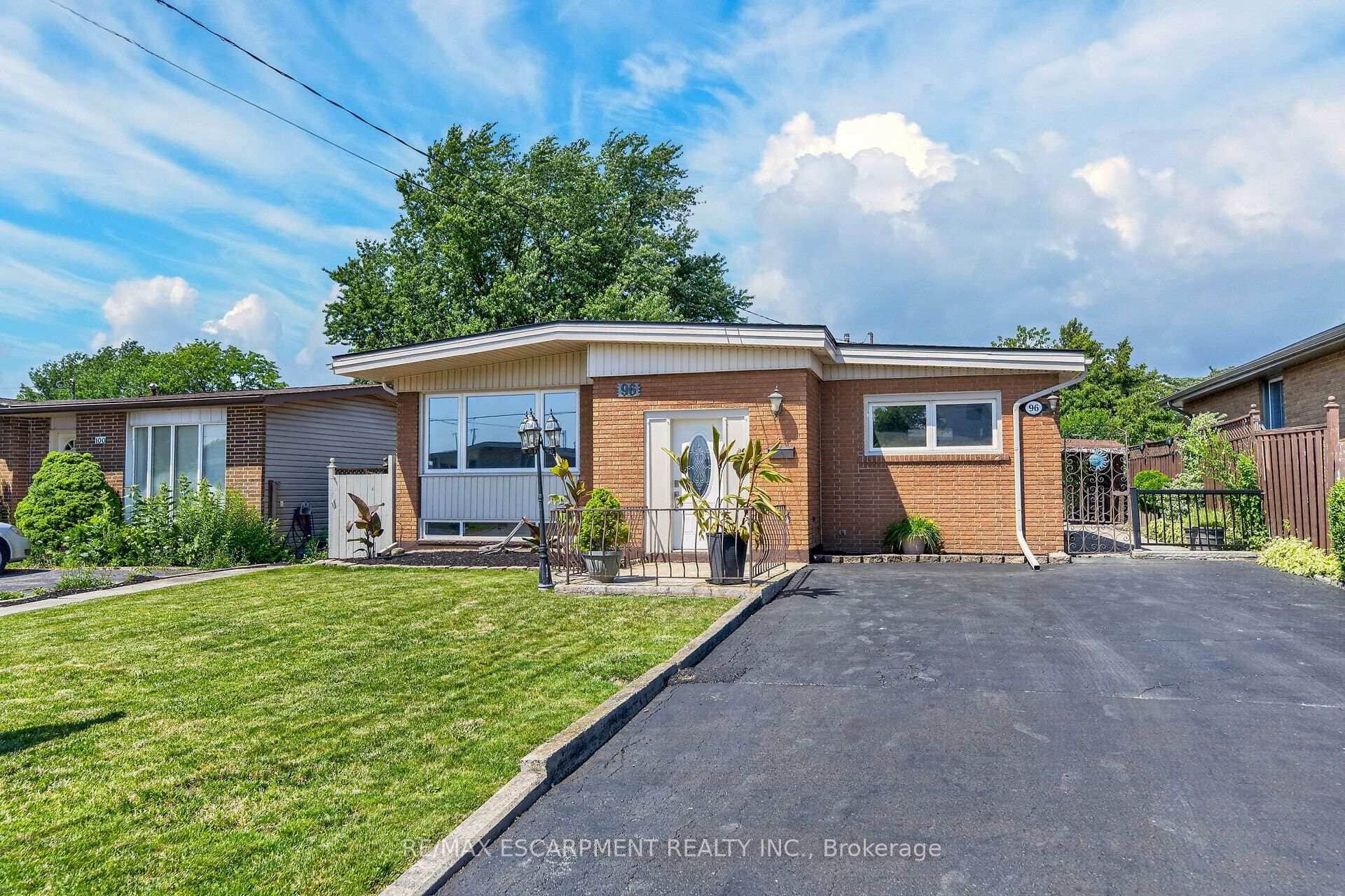 96 Fielding Crescent
