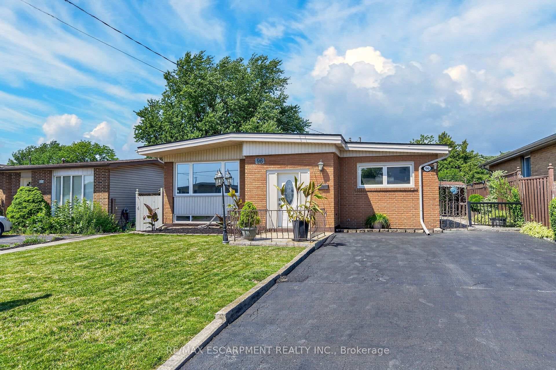 96 Fielding Crescent