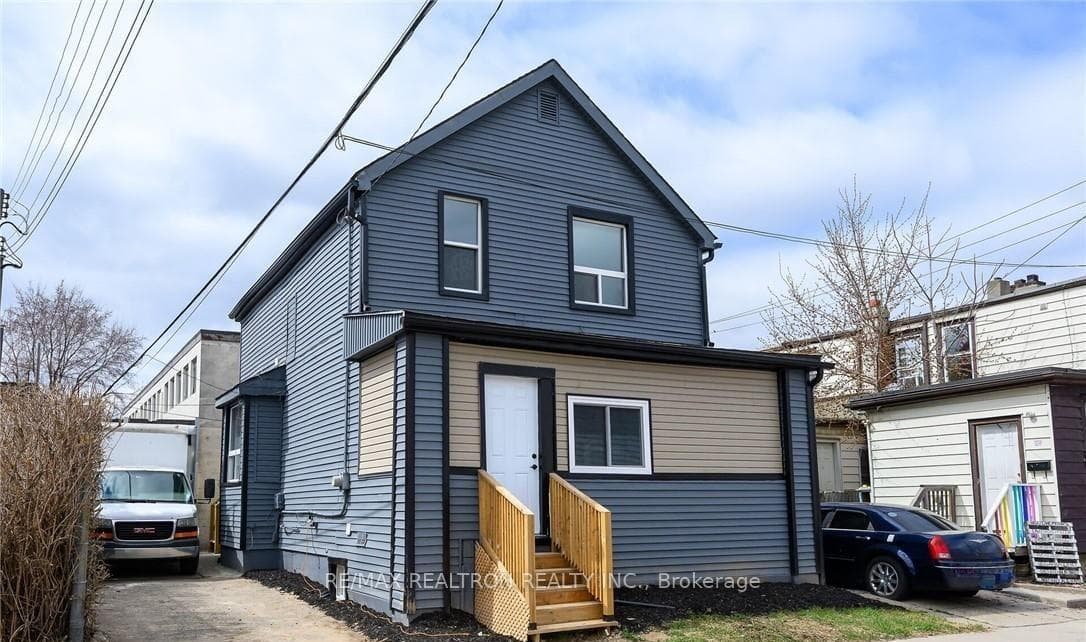 31 Greenaway Avenue Unit Upper Level