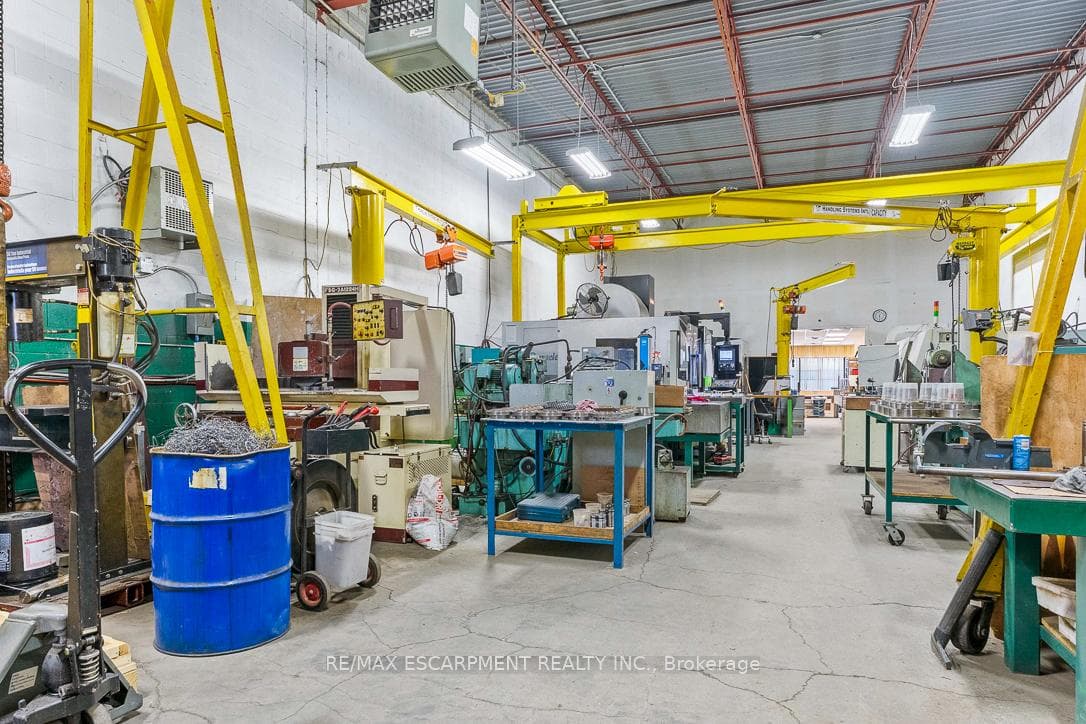2430 Lucknow Drive Unit 11