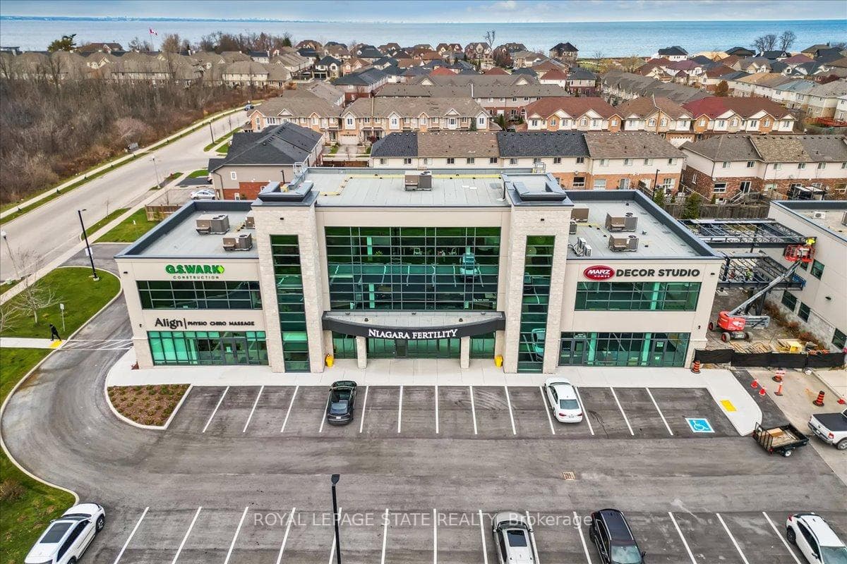 821 North Service Road