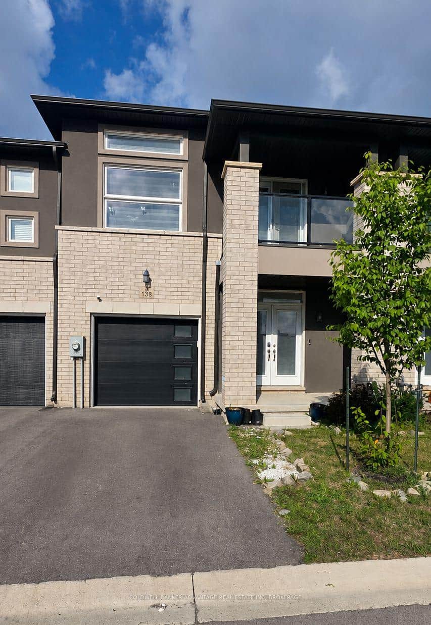 138 Renfrew Trail
