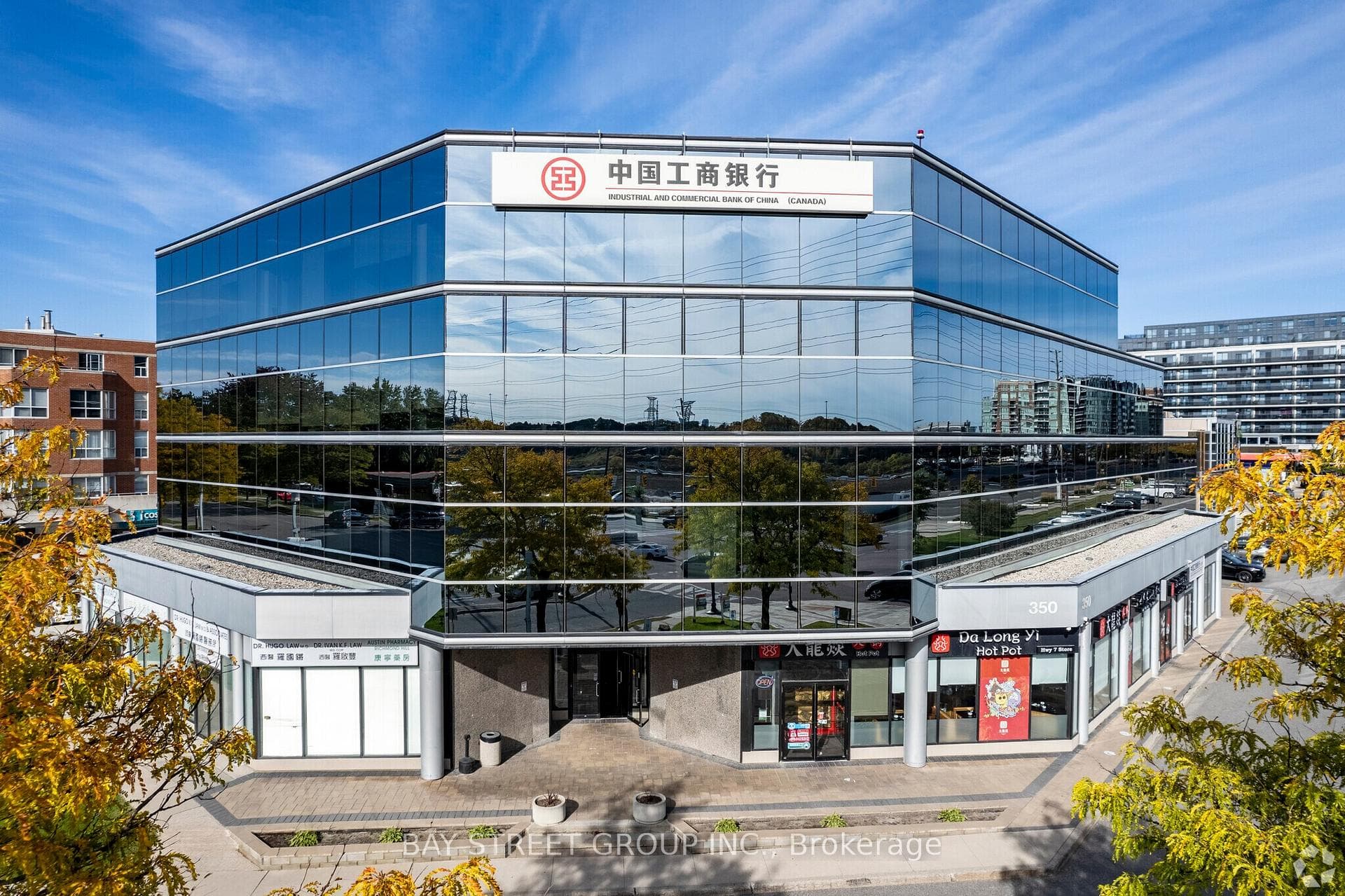 350 Highway 7 Avenue Unit 304