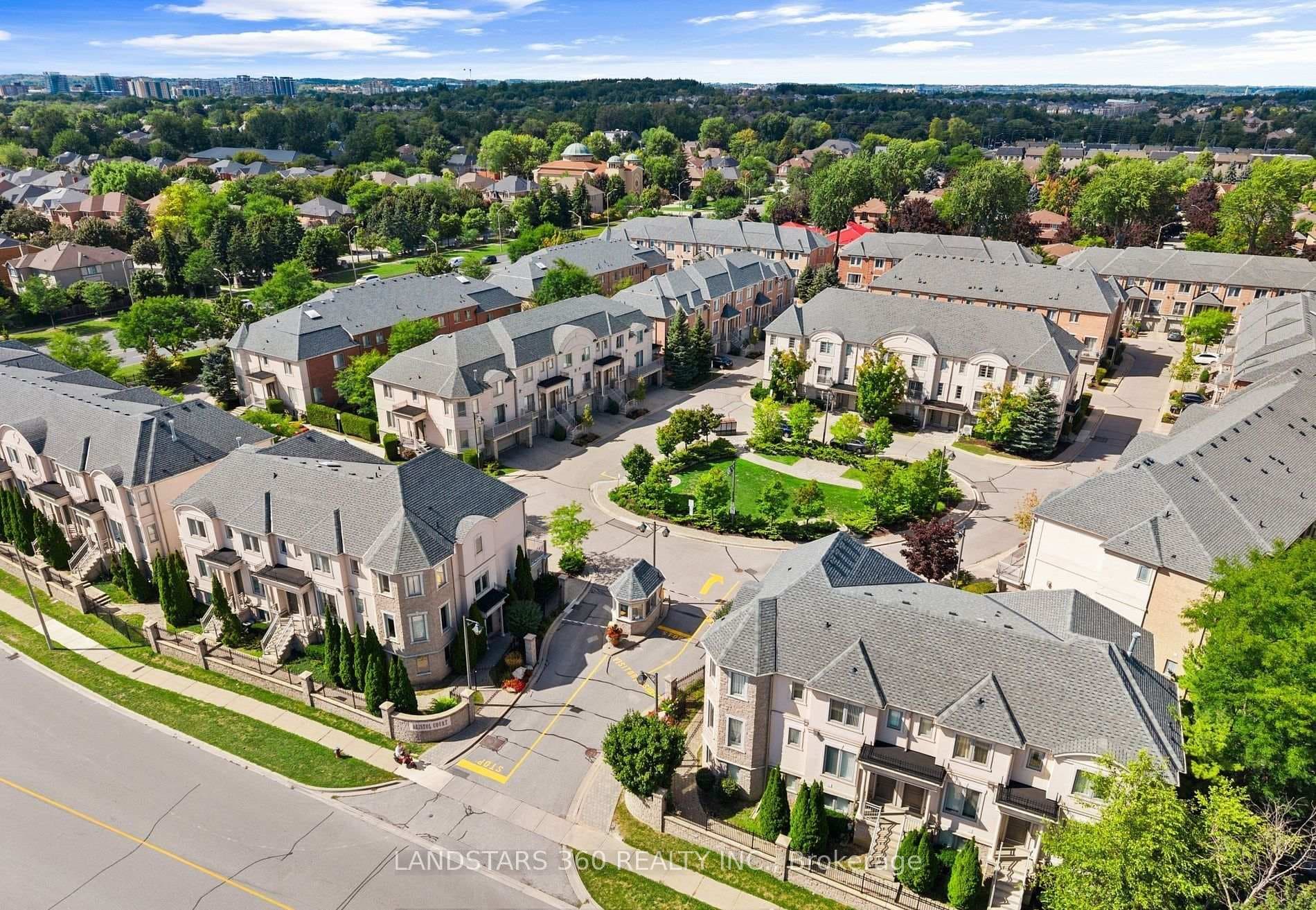 9133 Bayview Avenue Unit 82