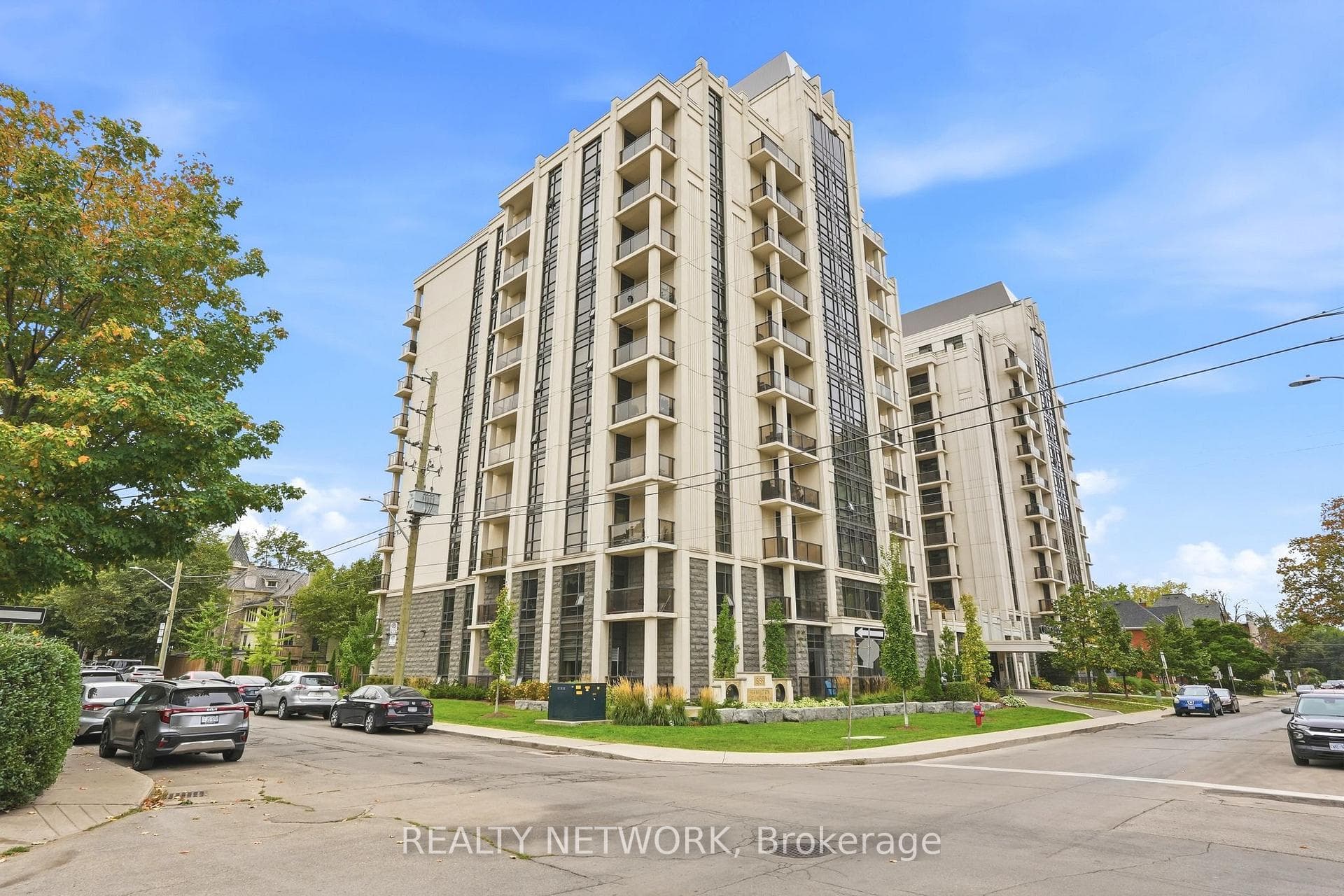 81 Robinson Street Unit 205
