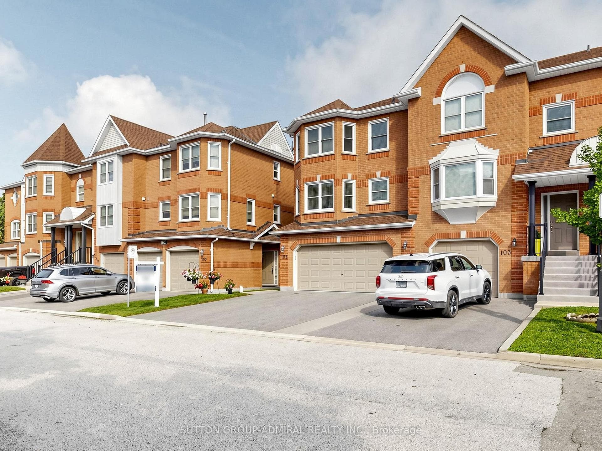 105 Leah Crescent Unit 105