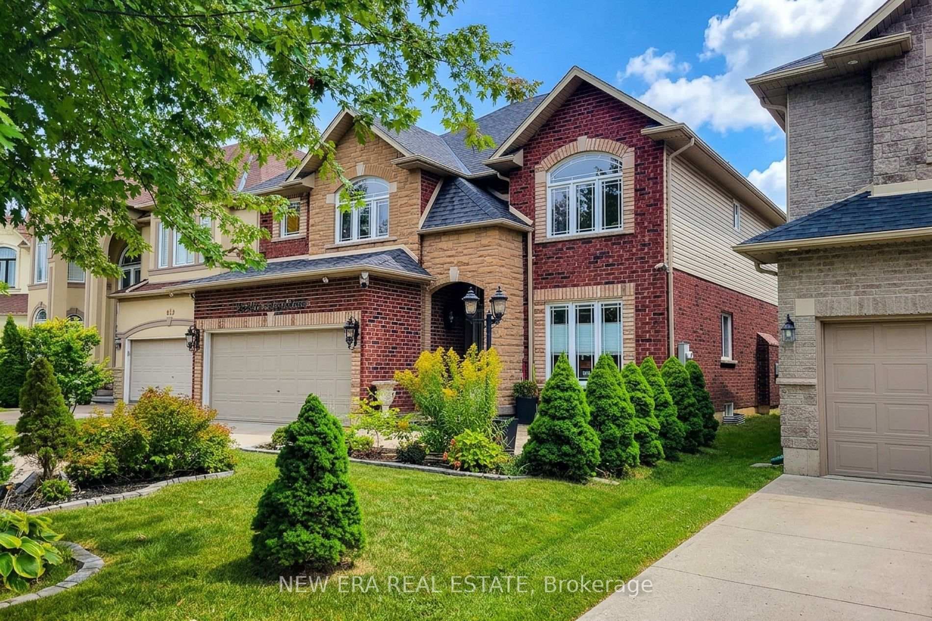 214 Cloverleaf Drive