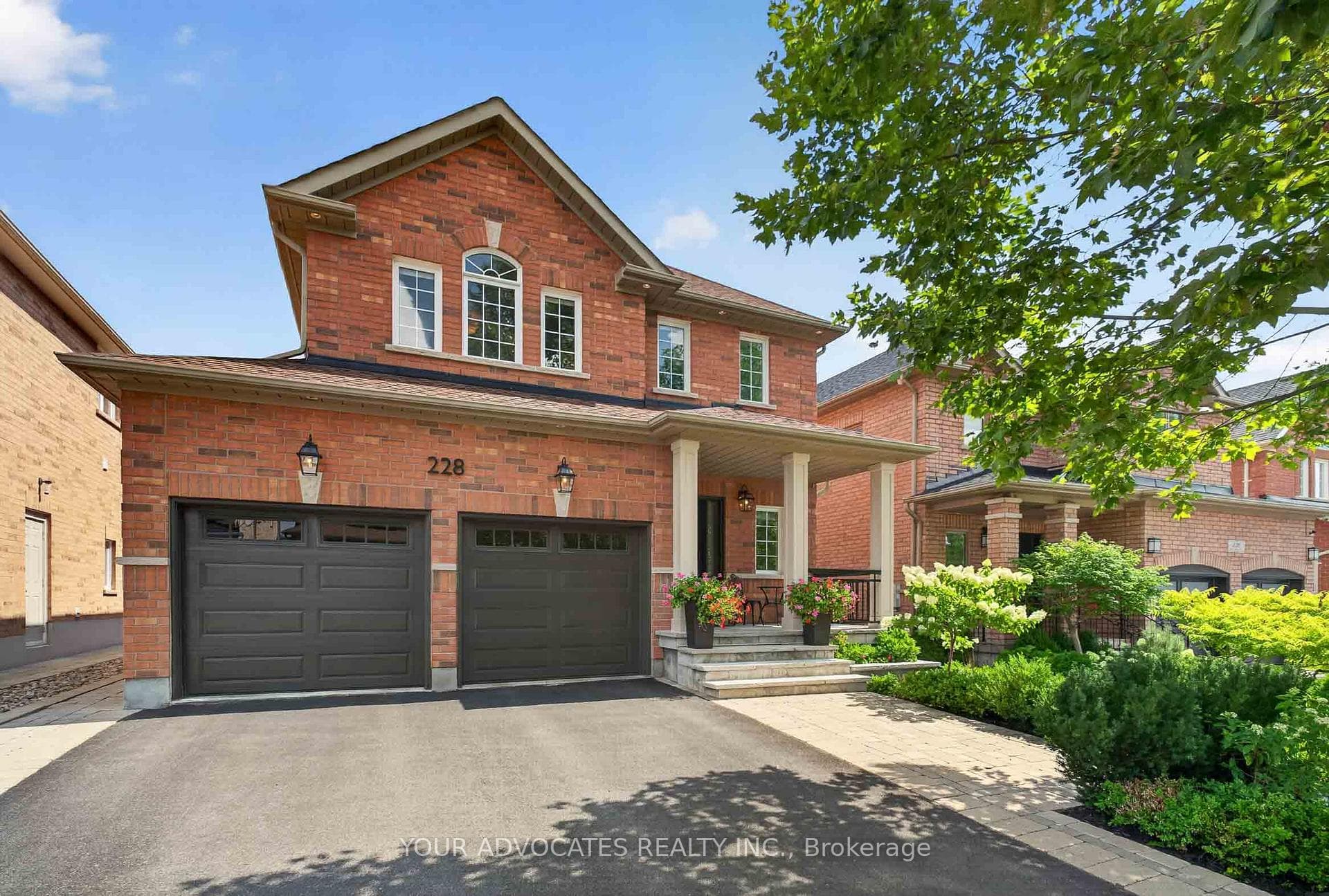 228 Twin Hills Crescent