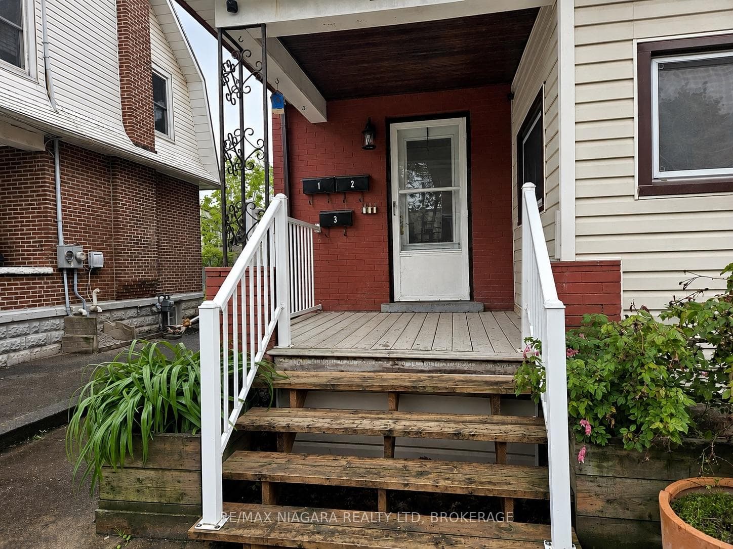 23 Avenue Place Unit 3