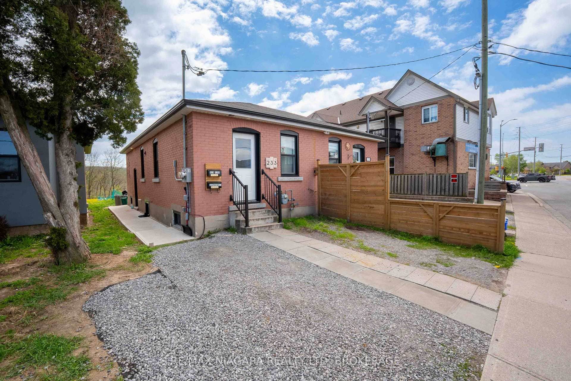 233 PELHAM Road Unit UPPER
