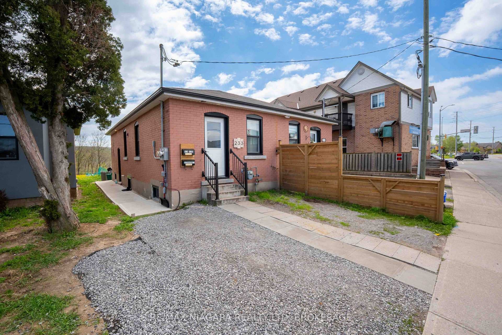 233 PELHAM Road Unit UPPER