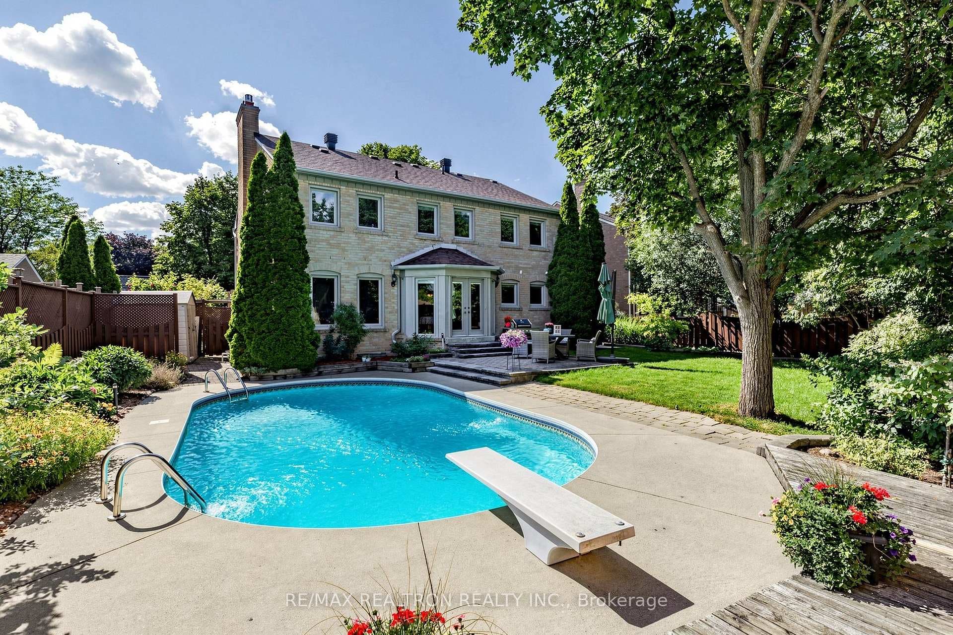 84 Ferndell Circle