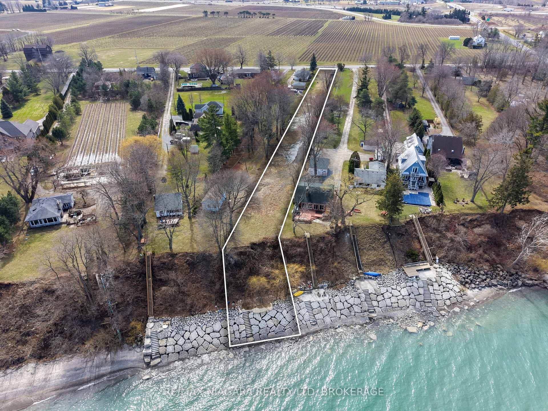 1204 LAKESHORE Road