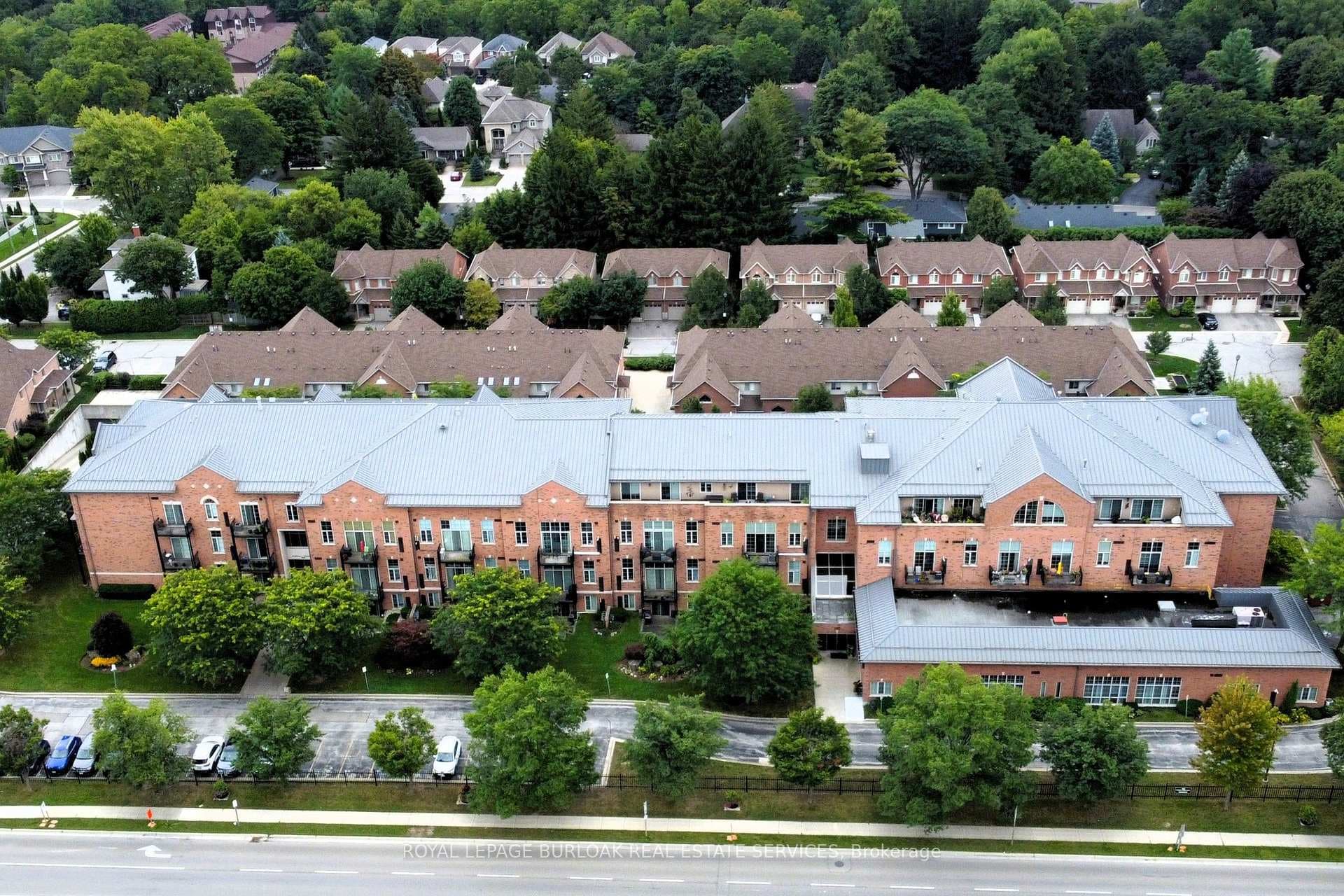 262 Dundas Street Unit 111