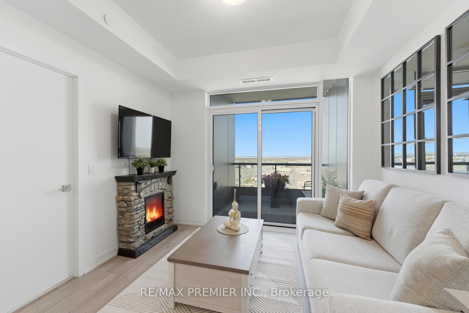 10 Abeja Street Unit 1512
