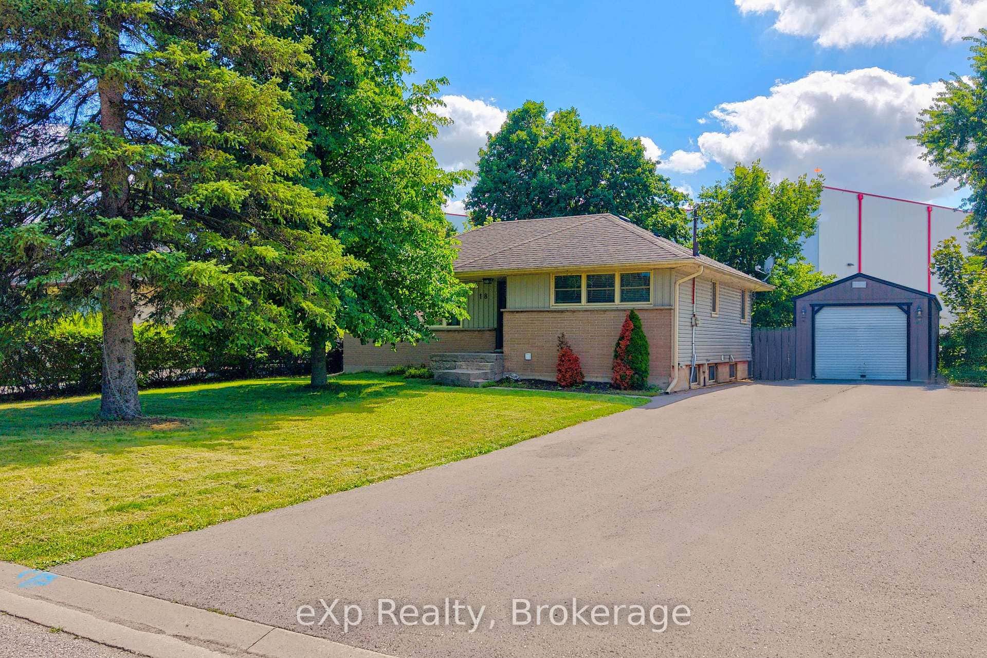 18 Willowdale Street