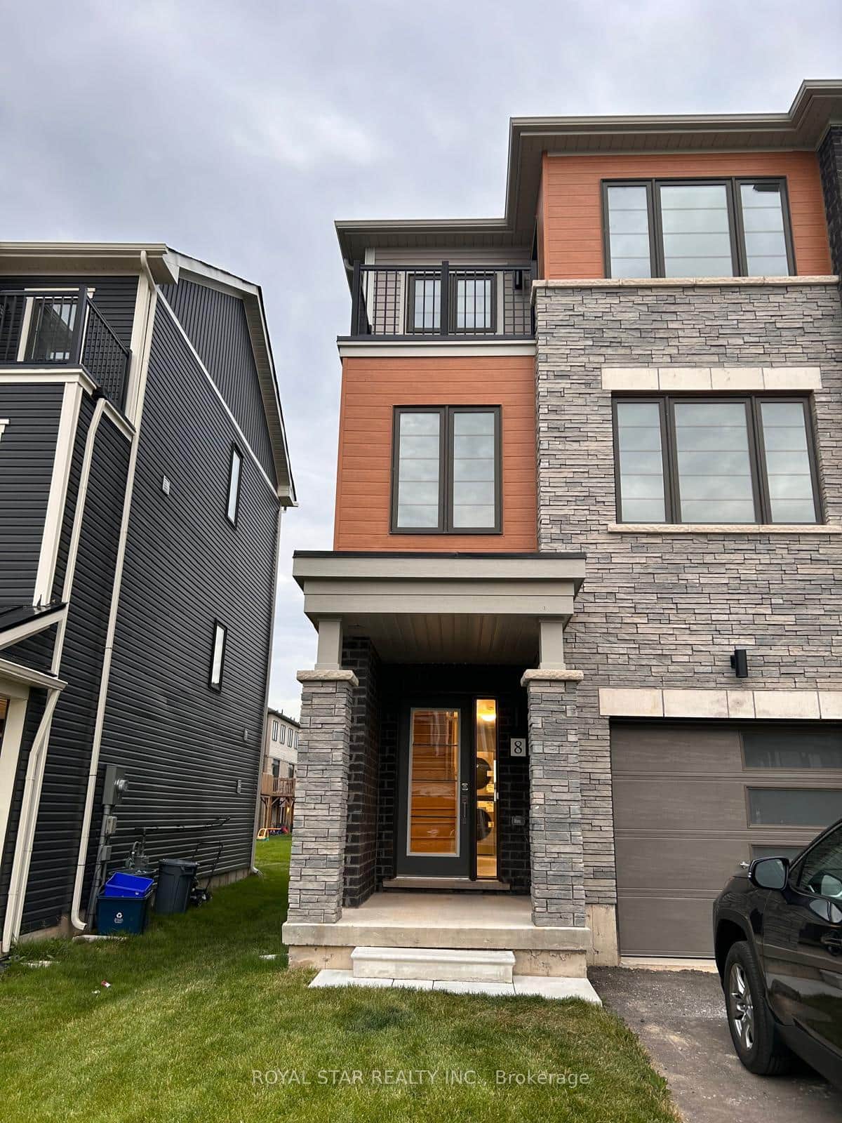 8 Baskett Street