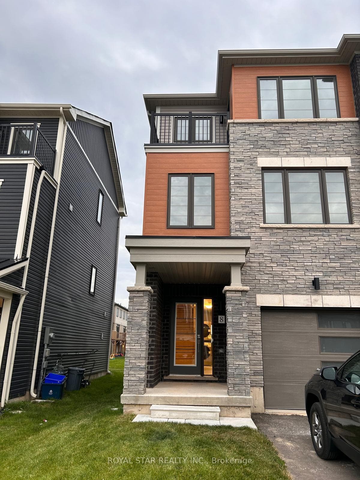 8 Baskett Street