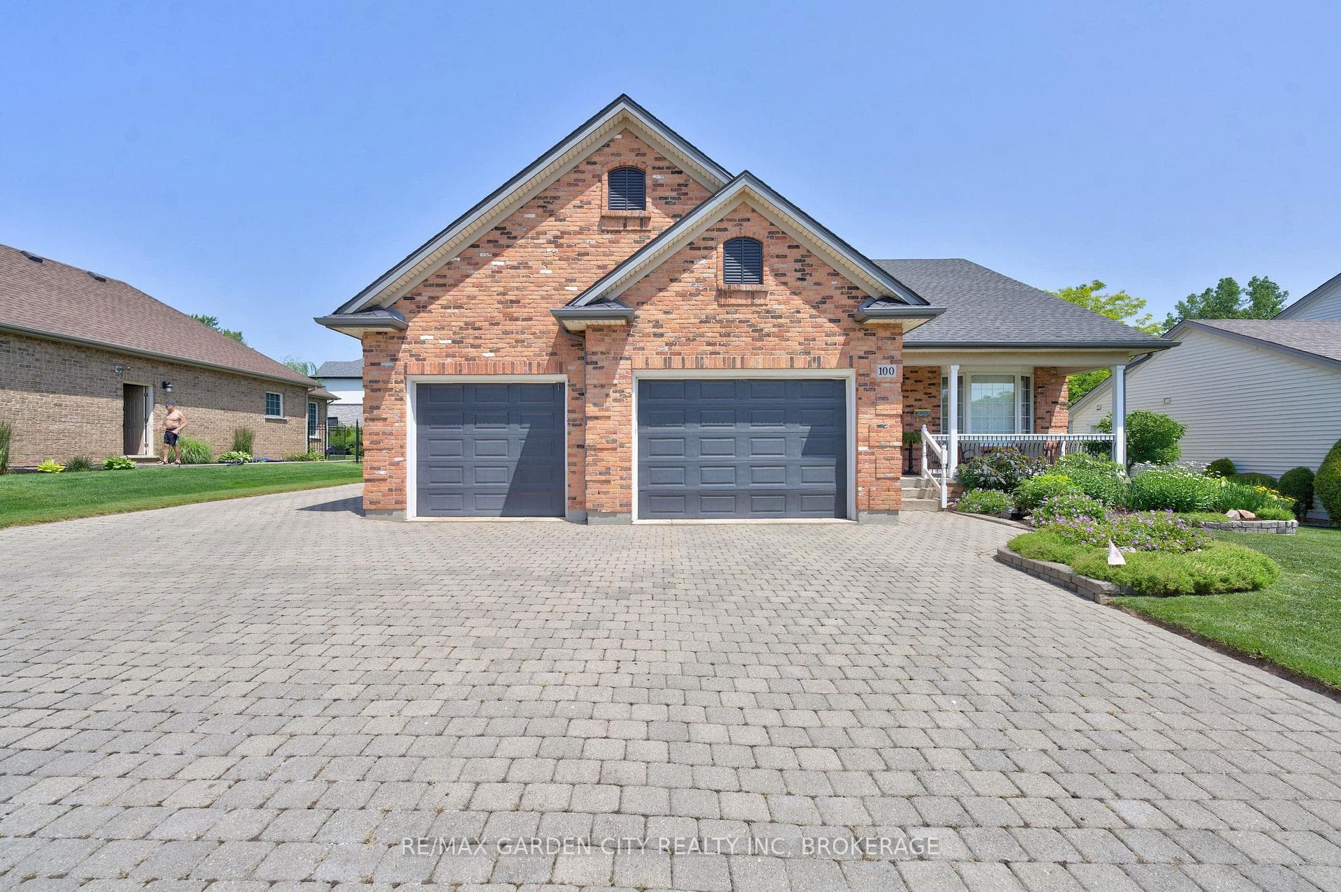 100 Thorold Road