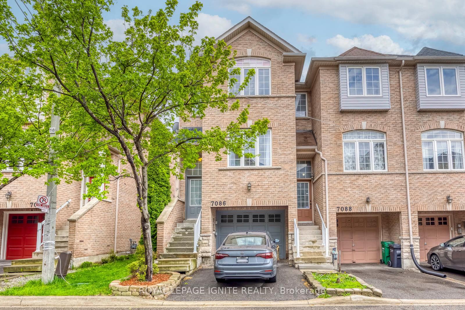 7086 Fairmeadow Crescent