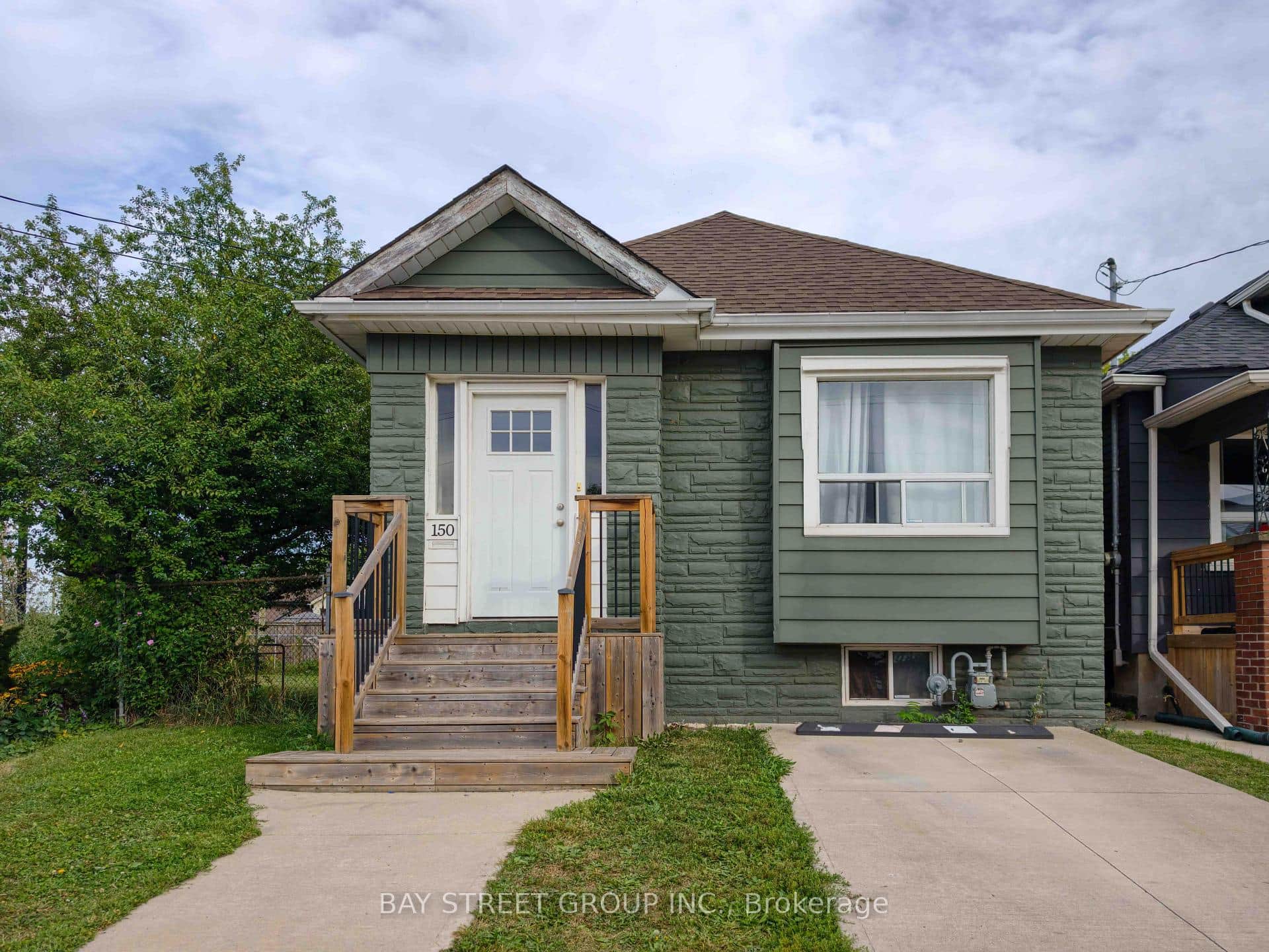 150 Crosthwaite Avenue
