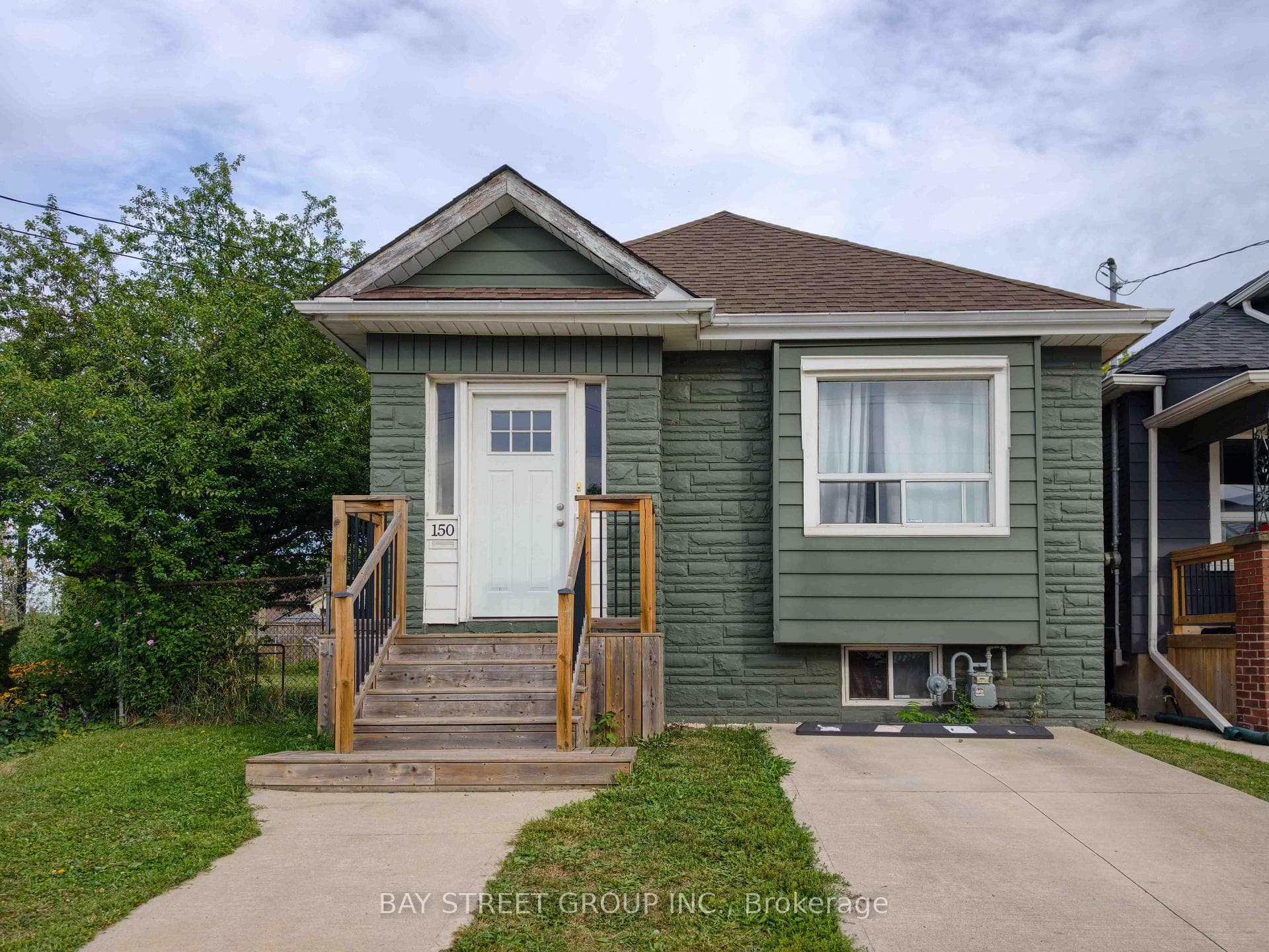 150 Crosthwaite Avenue