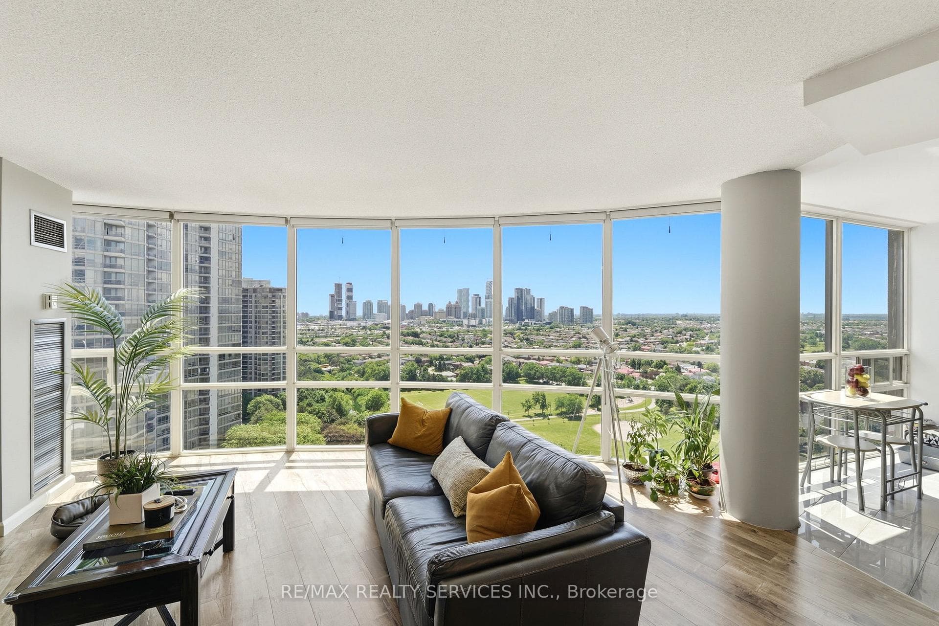 50 Eglinton Avenue Unit 2007