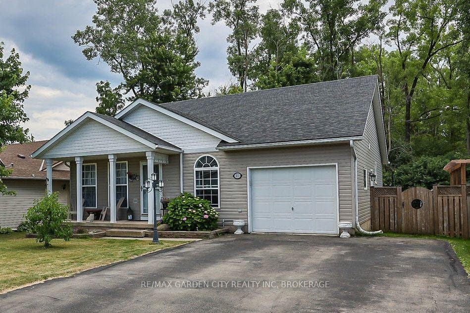 11 Rochelle Crescent