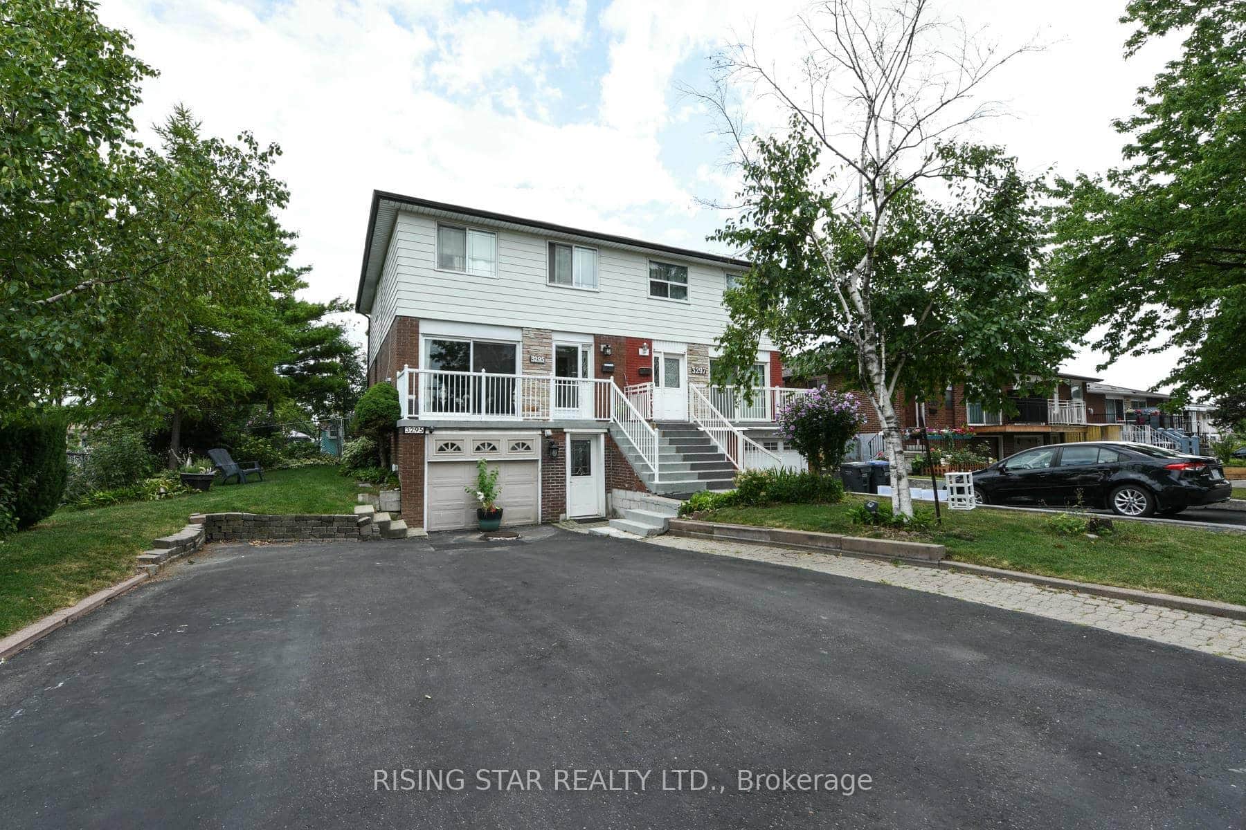 3295 Chipley Crescent