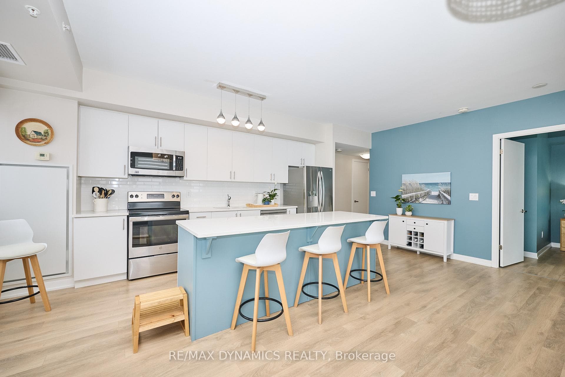 550 North Service Road Unit 407